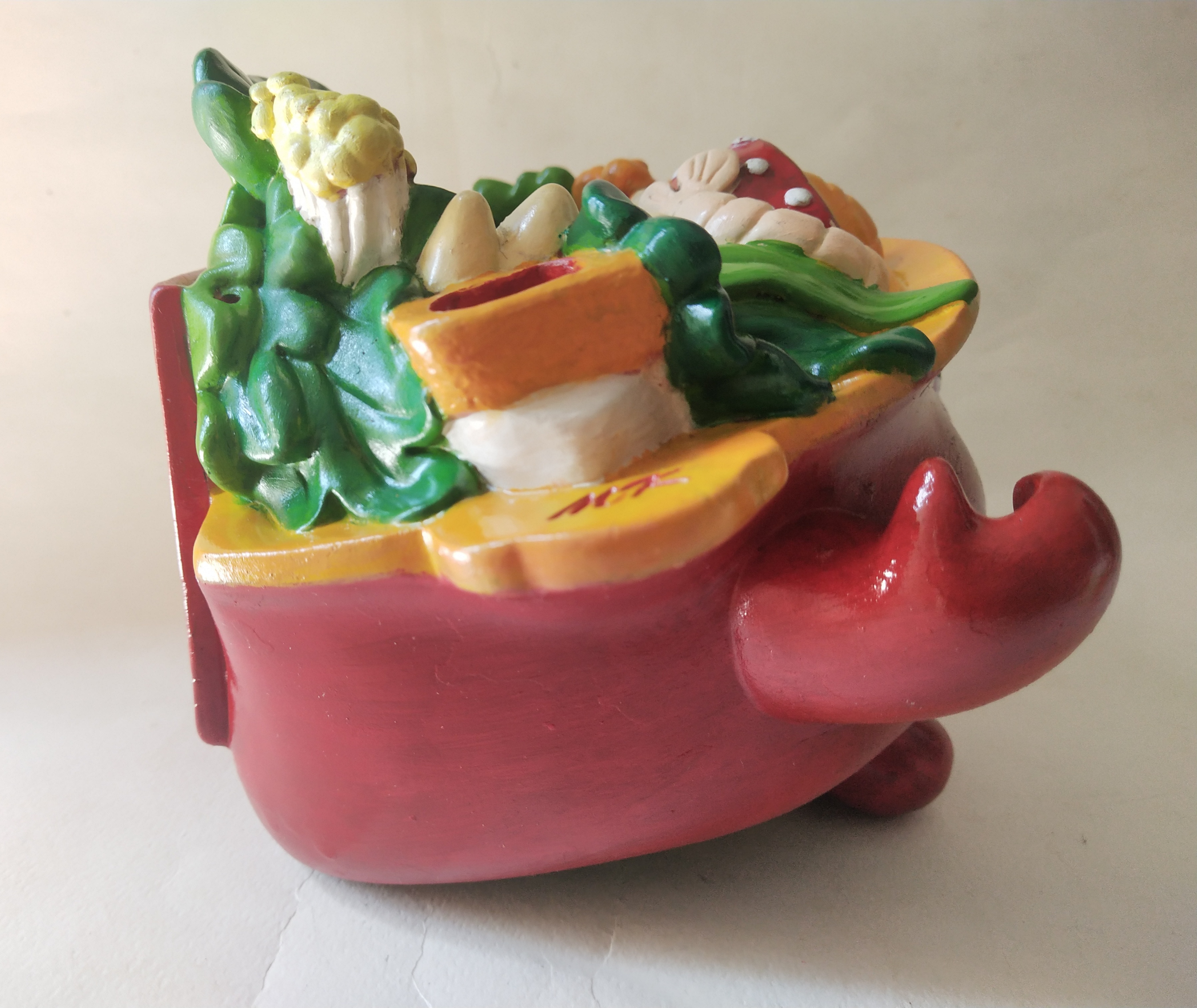 ของสะสมจาก MK สุกี้*** มีตำหนิ ซ่อมสี โปรดดูทุกภาพ กล่องทิชชู่หม้อสุกี้ จาก เอ็มเคสุกี้