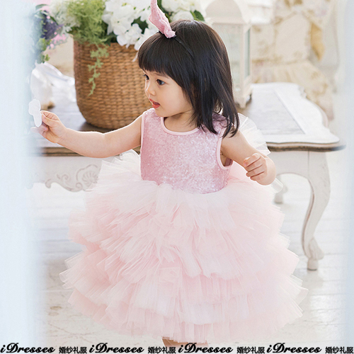 Pre-order ชุดราตรีเด็ก สีชมพู กระโปรงเค้กเป็นชั้น ๆ ส่วนบนปักเลื่อมสีชมพู สวยหรู ทันสมัย ผ้านุ่ม สวมใส่สบาย