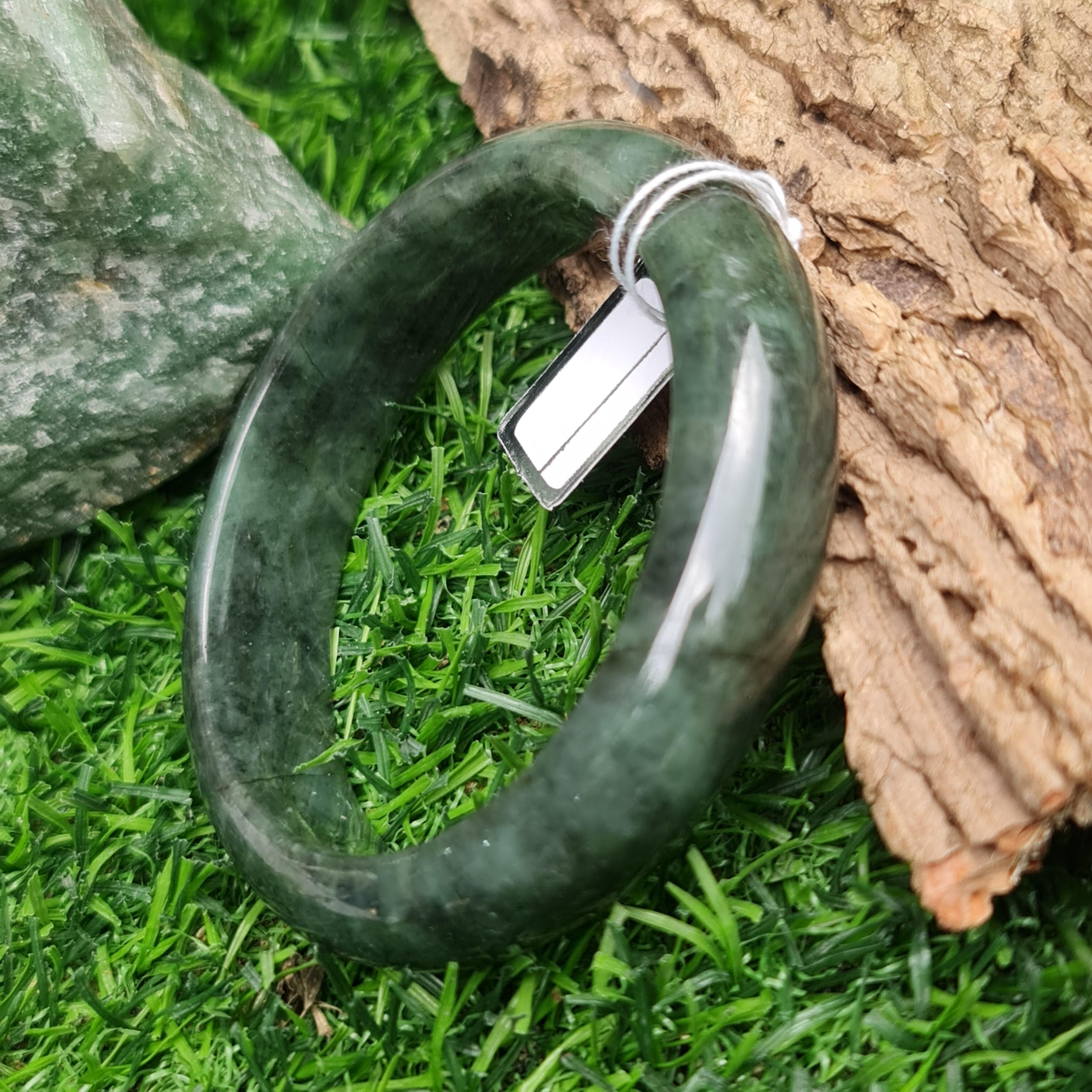 JB6804102 หยก พม่า แท้ Jade กำไลหยก 56.8 มม. (Jadeite bracelet) พม่า (Myanmar)