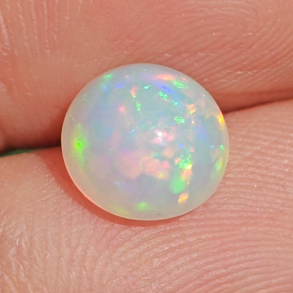 พลอย ไวท์ โอปอล White Opal 1.89 กะรัต (Cts.) พลอยแท้ อัญมณีมงคลประจําวันเกิด เครื่องประดับพลอย