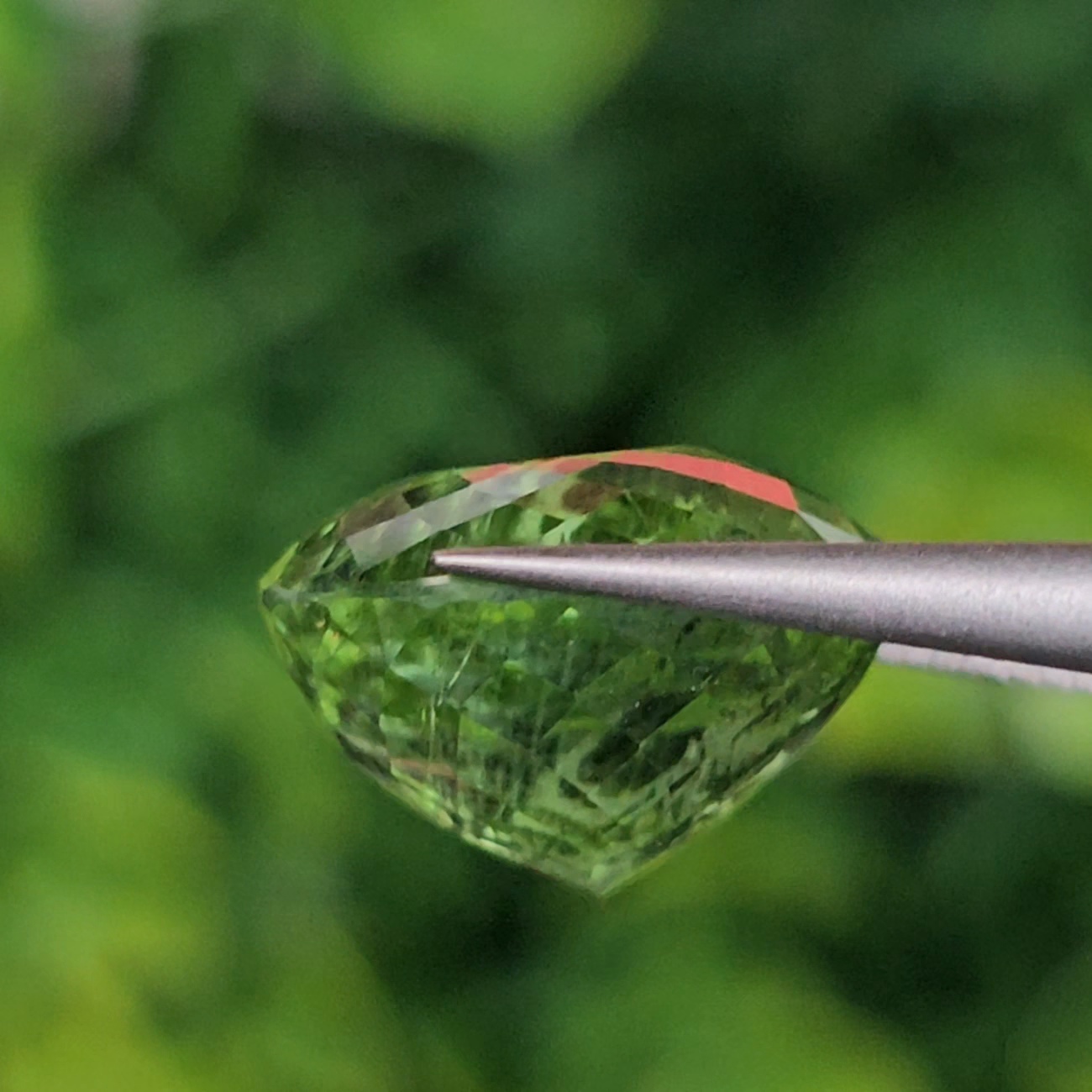 พลอย พาไรบ้า ทัวร์มาลีน Paraiba Tourmaline 11.02 กะรัต (Cts.) *สีพิเศษ เขียวนีออน neon green พร้อมใบเซอร์ พลอยแท้อัญมณีมงคล ประจําวันเกิด เครื่องประดับพลอย