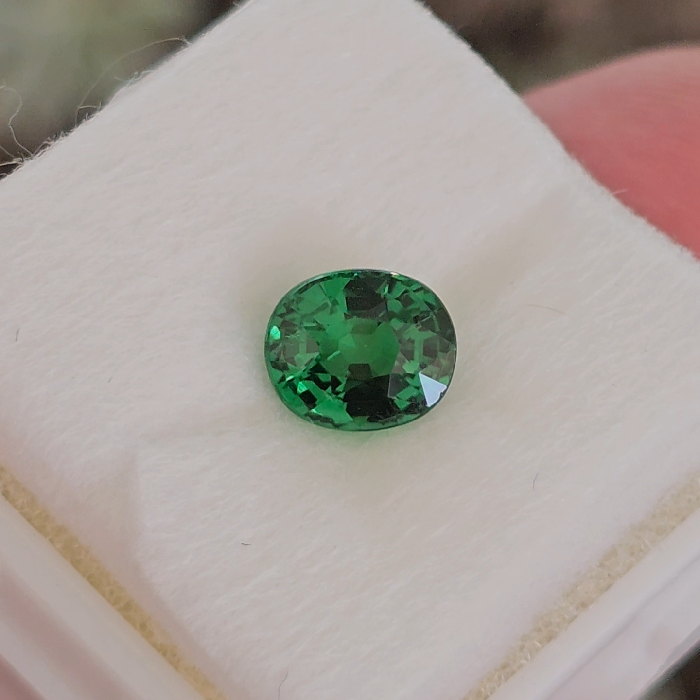 พลอย ซาโวไรท์ Tsavorite Garnet 1.24 กะรัต (Cts.) ดิบ Unheated พร้อมใบเซอร์ อัญมณีมงคลประจําวันเกิด เครื่องประดับพลอย