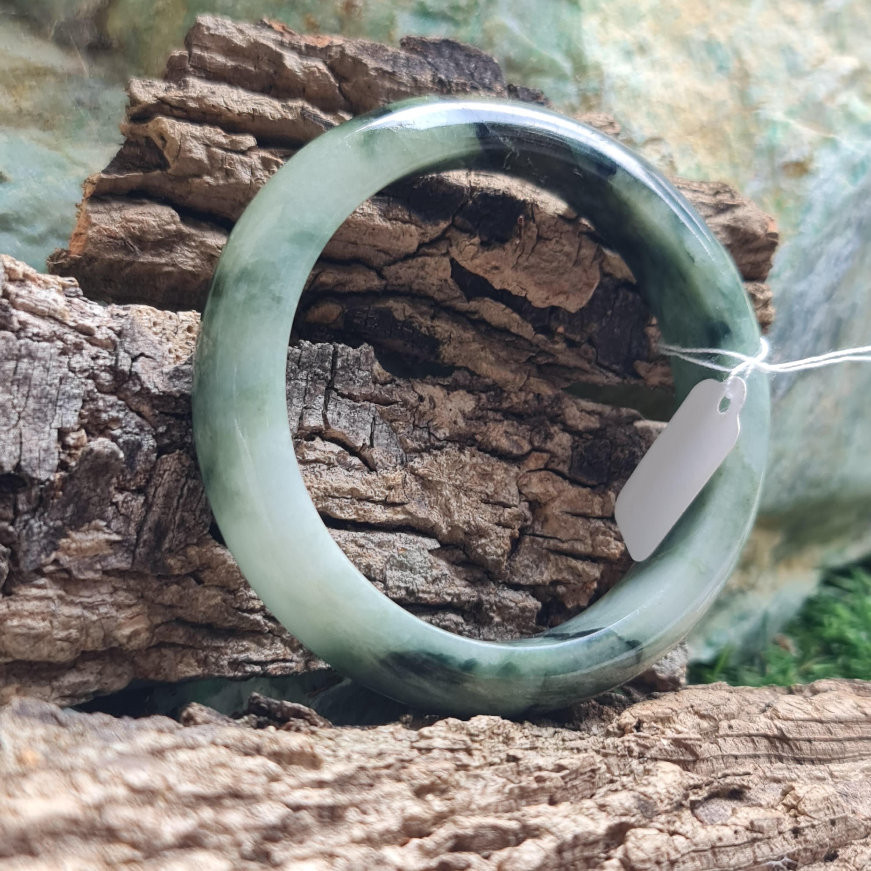 JB6804137 หยก พม่า แท้ Jade กำไลหยก 56.0 มม. (Jadeite bracelet) พม่า (Myanmar)