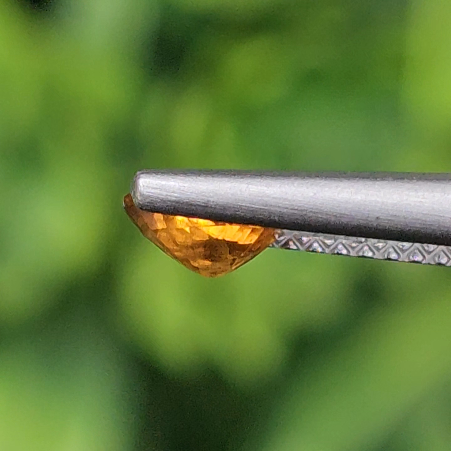 พลอย บุษราคัม yellow sapphire 0.82 กะรัต (Cts.) พลอยแท้ อัญมณีมงคลประจําวันเกิด เครื่องประดับพลอย