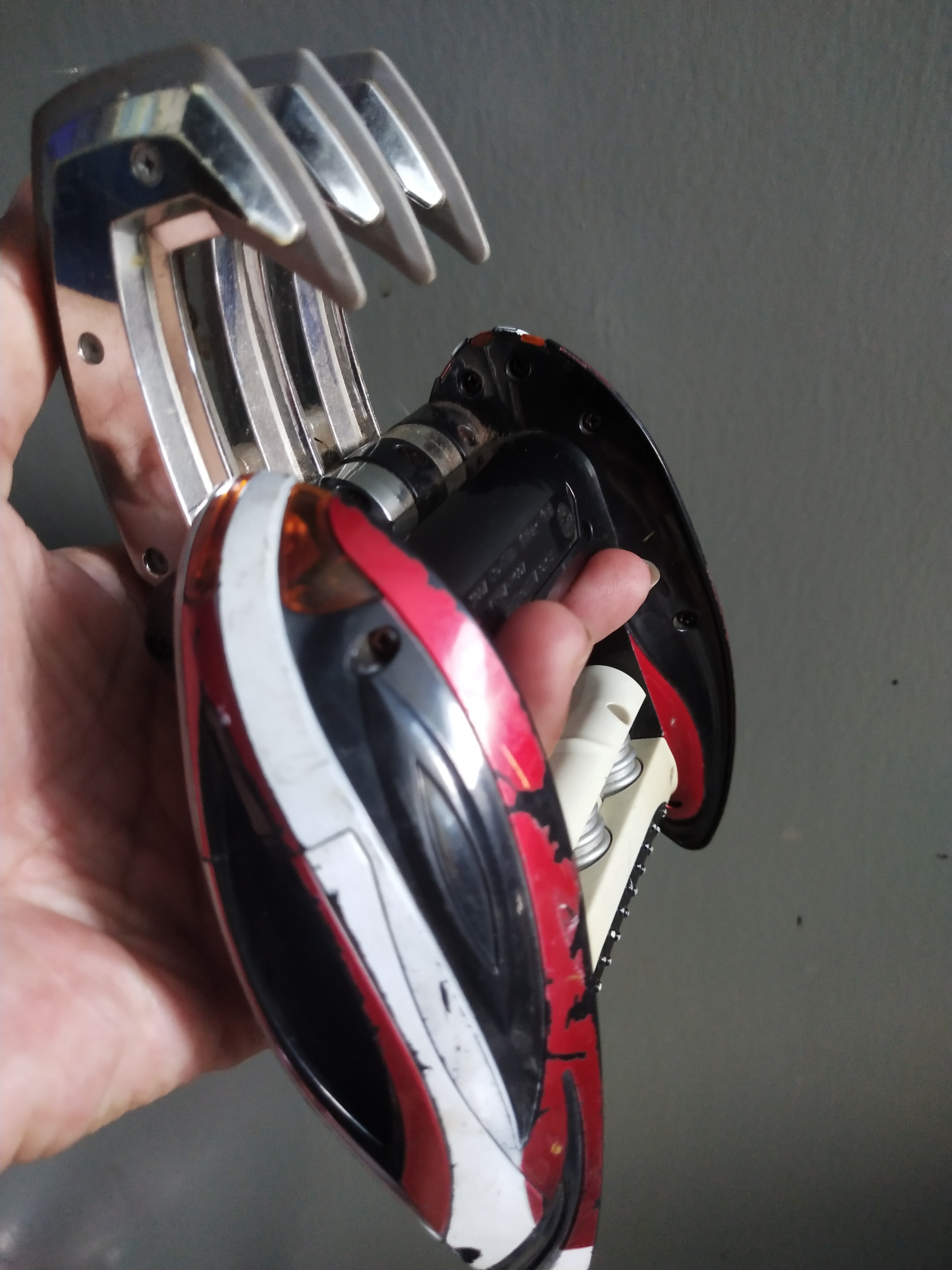 มีหลายภาพ BattleClaw อาวุธของขบวนการเกคิเรนเจอร์***มีรอยสีถลอกหลายที่ ไม่เช็คระบบ