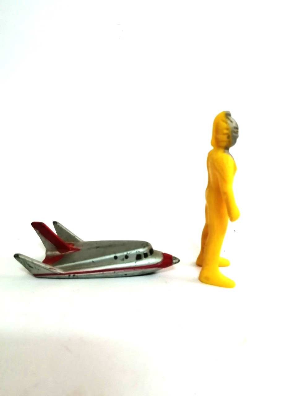 ตุ๊กตา อุลตร้าเซเว่น แถมขนม งานไทย กับ ยานบินในอุลตร้าแมน ขายคู่ Ultra Seven+Aircraft in Ultraman ขนาดตามภาพ