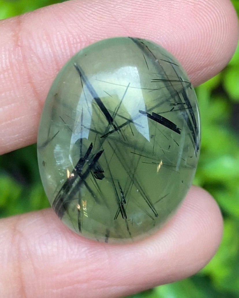 ไหมดำ พรีไนท์ Prehnite with Black tourmaline 33.45 กะรัต Cts. พลอยแท้ อัญมณีมงคลประจําวันเกิด เครื่องประดับพลอย
