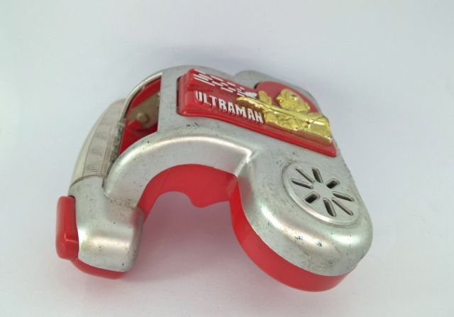 ของสะสม อุปกรณ์รัดข้อมือ เครื่องปล่อยสเปเซี่ยม อุลตร้าแมน สำหรับสะสมเท่านั้น ใช้งานไม่ได้,มือ2 ชำรุดตามภาพ