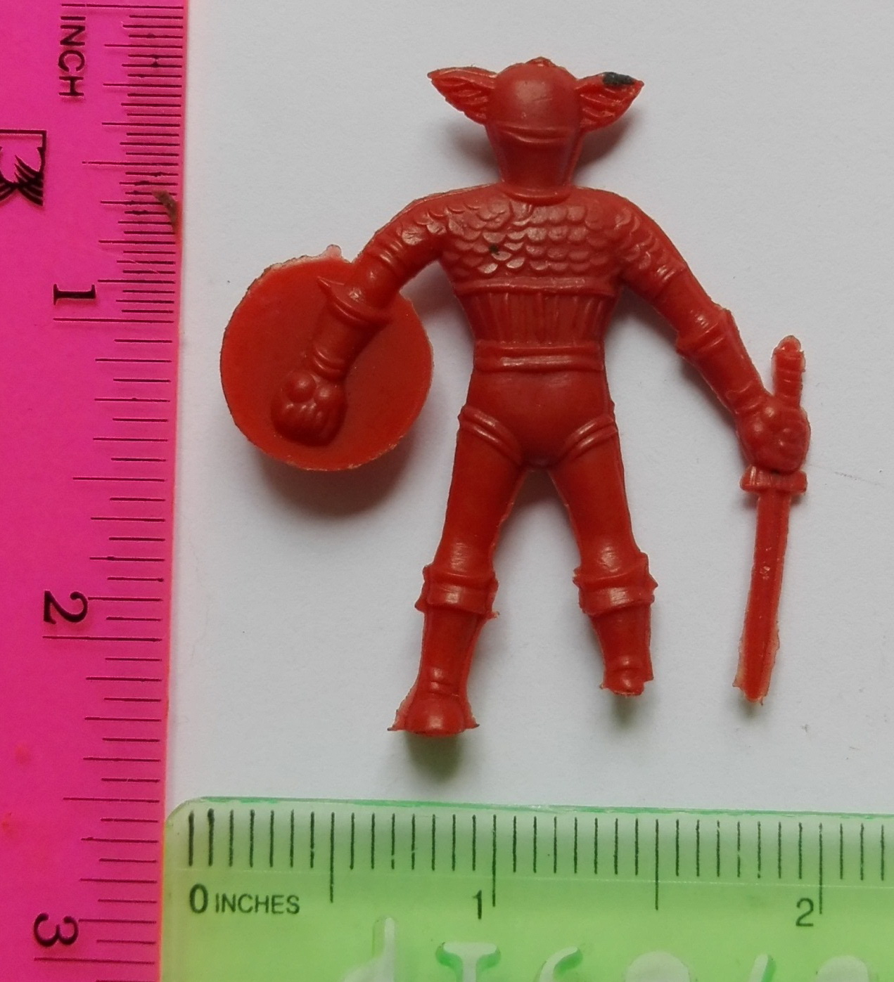 ตุ๊กตุ่น แอ๊นท์ 2" 'กัปตันอเมริกา',ตุ๊กตุ่นพลาสติกสีน้ำตาล** มีตำหนิ ชำรุดที่ข้อเท้า