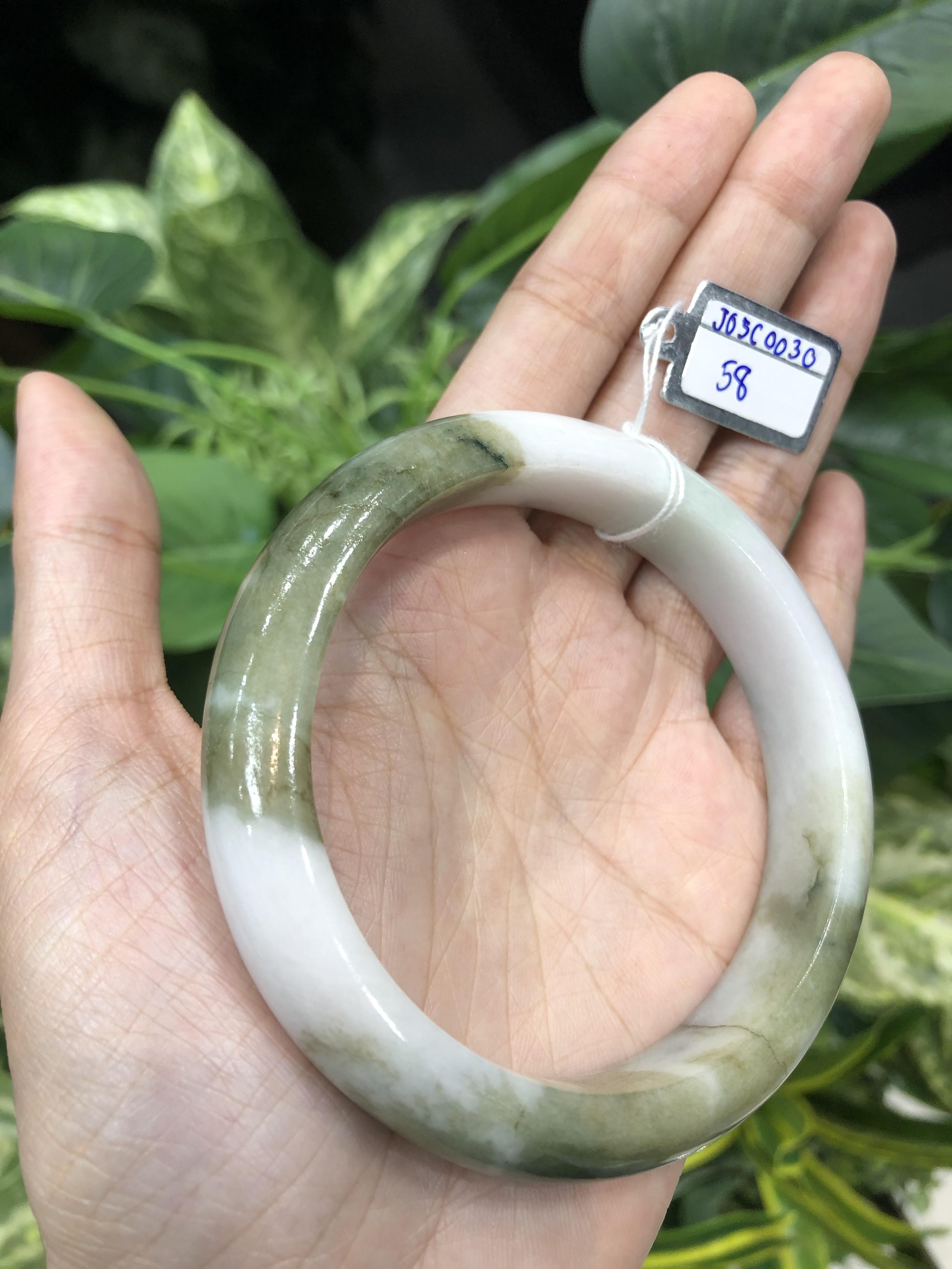 J05C0030 หยก พม่า แท้ Jade กำไลหยก 58 มม. (Jade bracelet) พม่า (Myanmar)