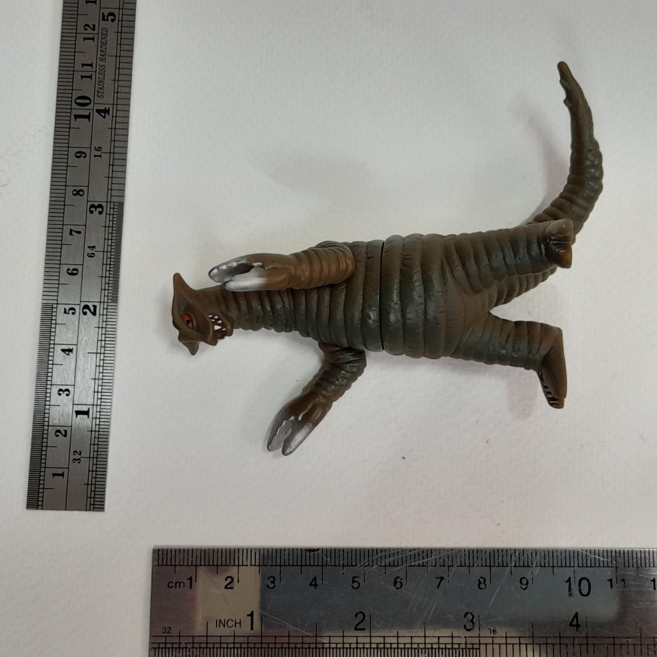 ซอฟ 4-4.5นิ้ว สัตว์ประหลาดซาโดร่า ศัตรูอุลตร้าแมนแจ๊ค ขนาดตามรูป มือสองสภาพดี มีรอยบ้าง ค่อนข้างหายาก