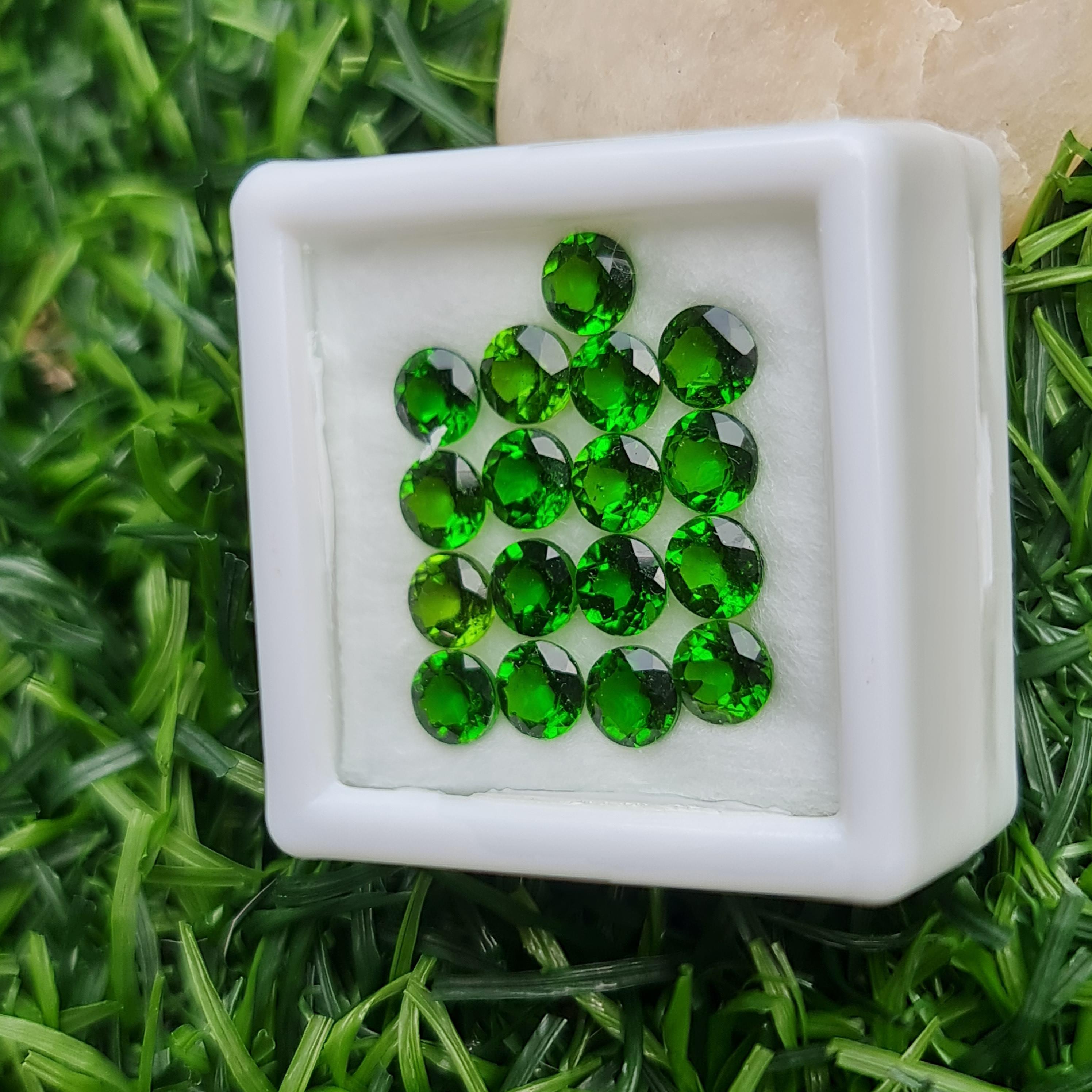 พลอย โครม ไดออพไซด์ Chrome Diopside 4.80 กะรัต (Cts.) 17 เม็ด พลอยแท้ อัญมณีมงคลประจําวันเกิด เครื่องประดับพลอย