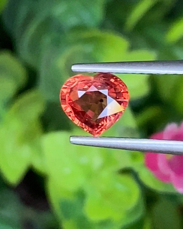 พลอย ออเรนจ์ แซฟไฟร์ Orange Sapphire สีส้ม 1.20 กะรัต (Cts.) พลอยแท้ อัญมณีมงคลประจําวันเกิด เครื่องประดับพลอย