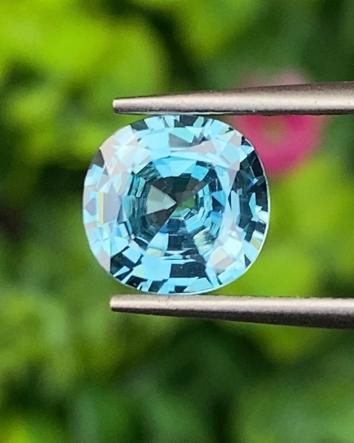 พลอย เพทาย Natural Zircon 2.71 กะรัต (Cts.) พลอยแท้ อัญมณีมงคล ประจําวันเกิด เครื่องประดับพลอย