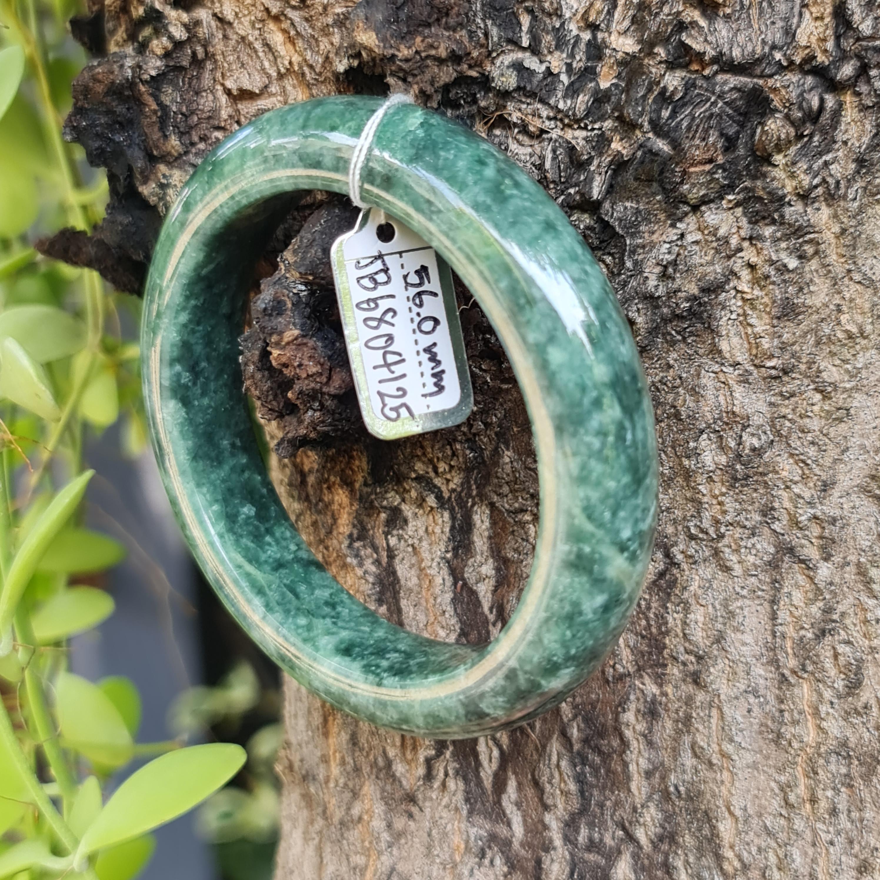 JB6804125 หยก พม่า แท้ Jade กำไลหยก 56.0 มม. (Jadeite bracelet) พม่า (Myanmar)