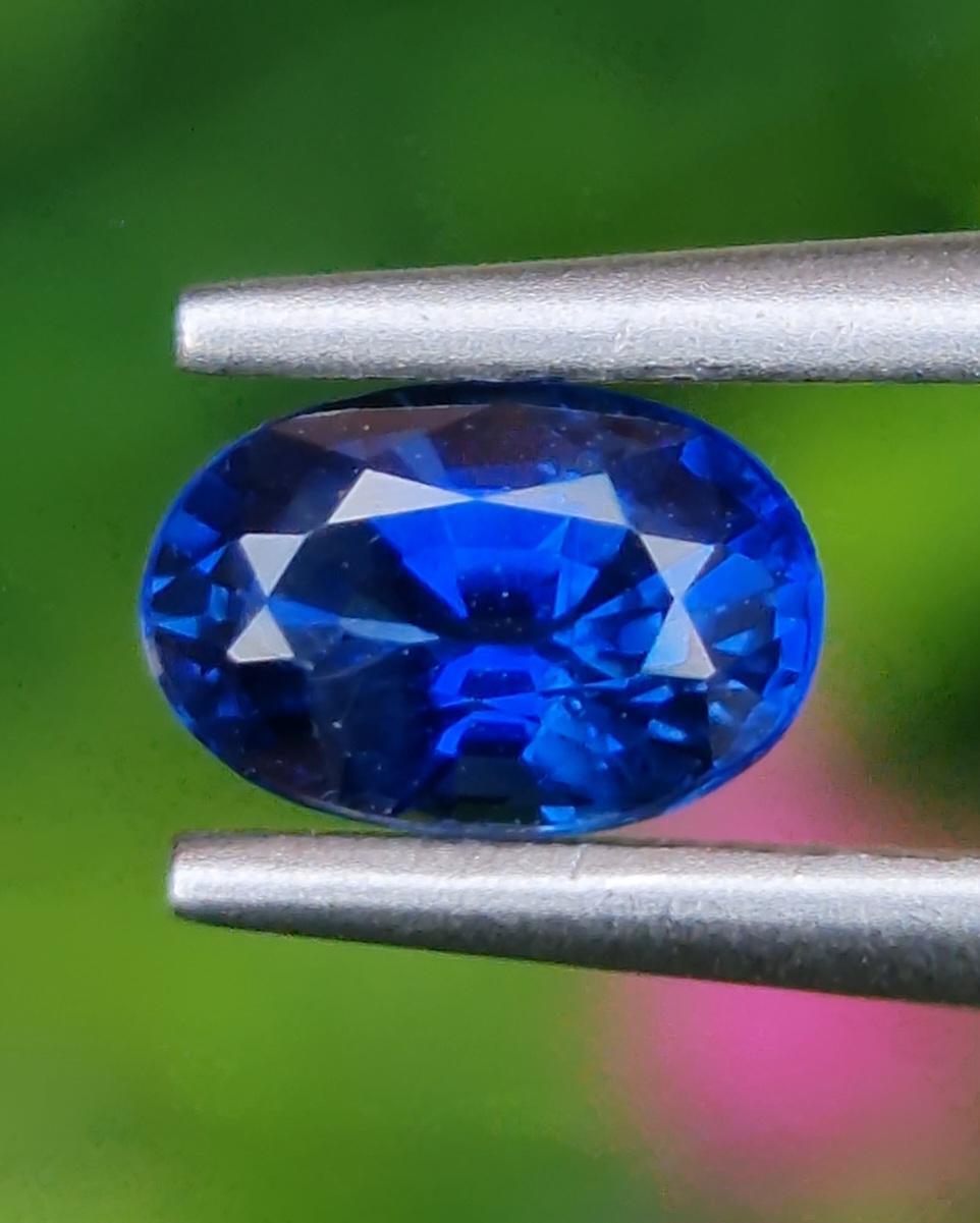 พลอย ไพลิน (Blue Sapphire) 0.96 กะรัต (Cts.) สีพิเศษ รอยัล บลู (Royal Blue) พลอยแท้ อัญมณีมงคลประจําวันเกิด เครื่องประดับพลอย