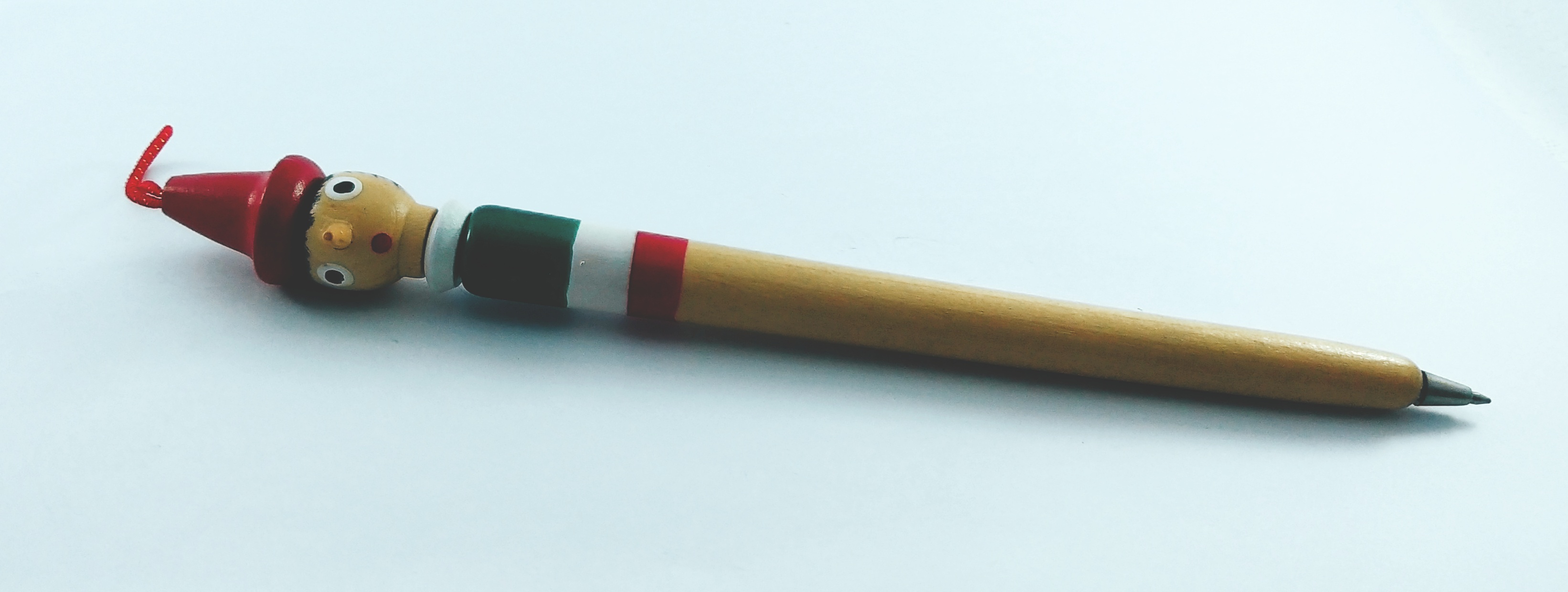 ของสะสมงานไม้น่ารัก ปากกาแท่งกลม หัวพิน๊อคคิโอ Wooden Pen with Pinocchio head on top