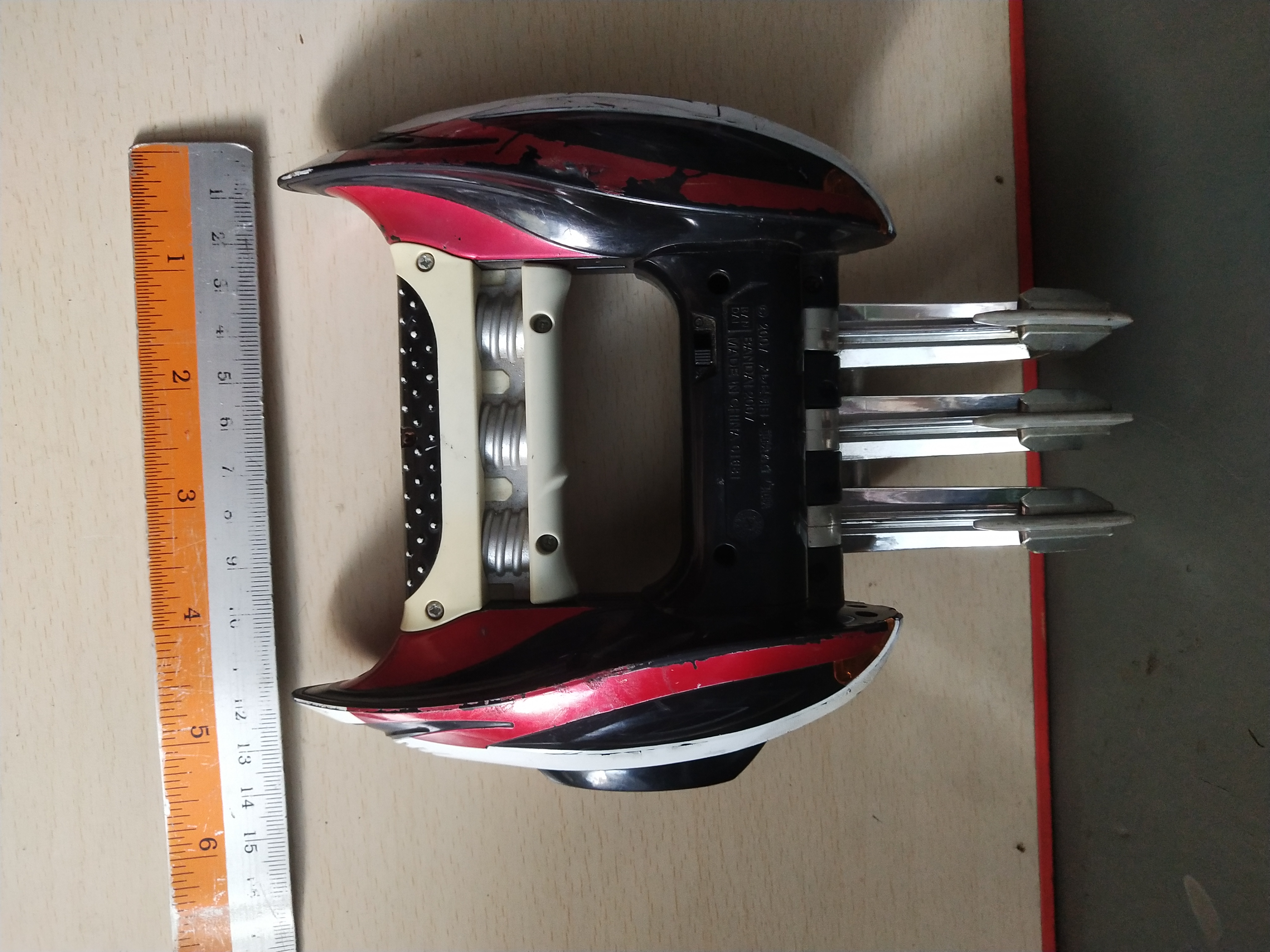 มีหลายภาพ BattleClaw อาวุธของขบวนการเกคิเรนเจอร์***มีรอยสีถลอกหลายที่ ไม่เช็คระบบ