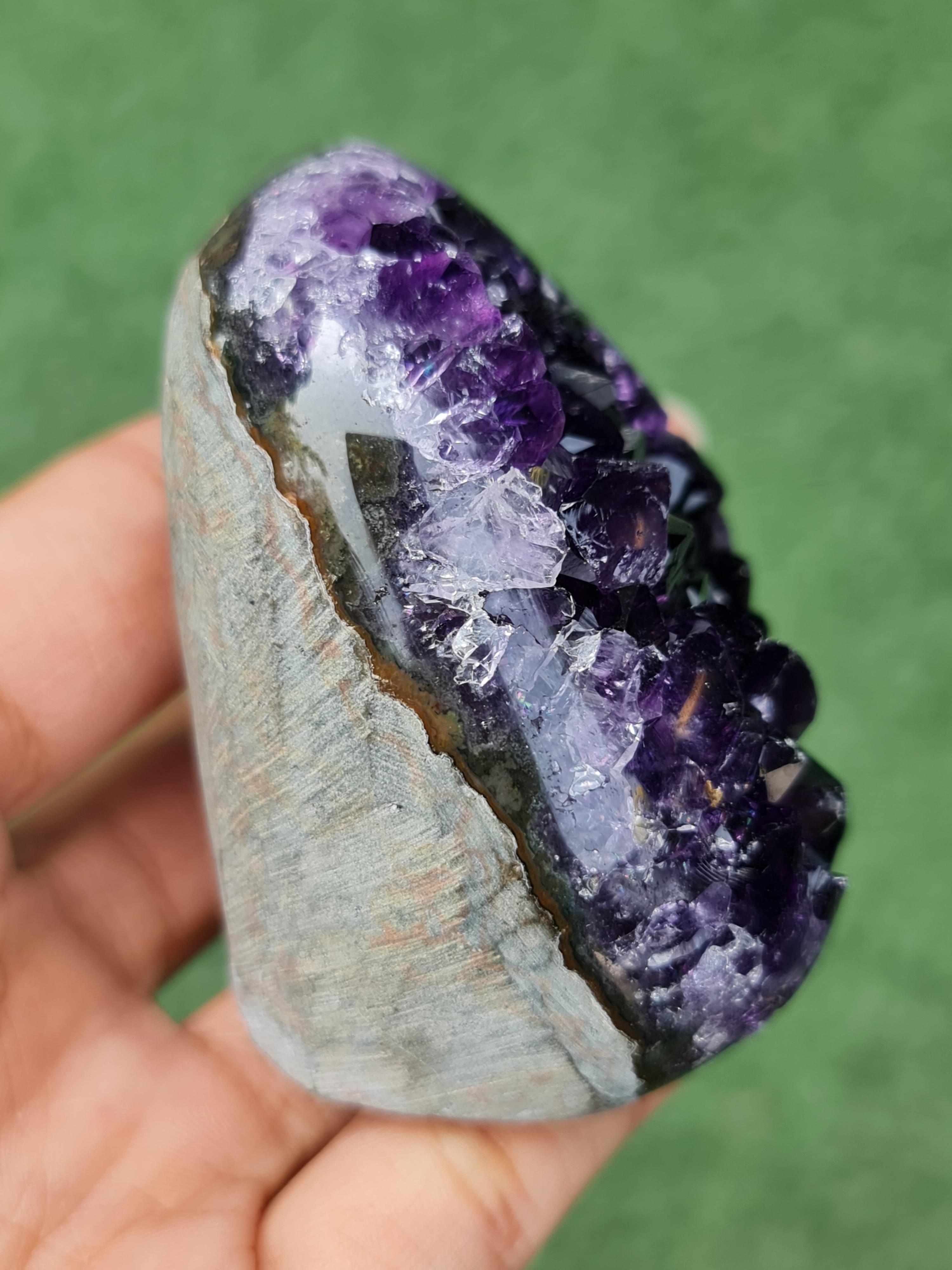 ก้อน ผลึก อเมทิส จีโอด Amethyst Geode 259 กรัม (grams.) พลอยแท้ อัญมณีมงคลประจําวันเกิด เครื่องประดับพลอย