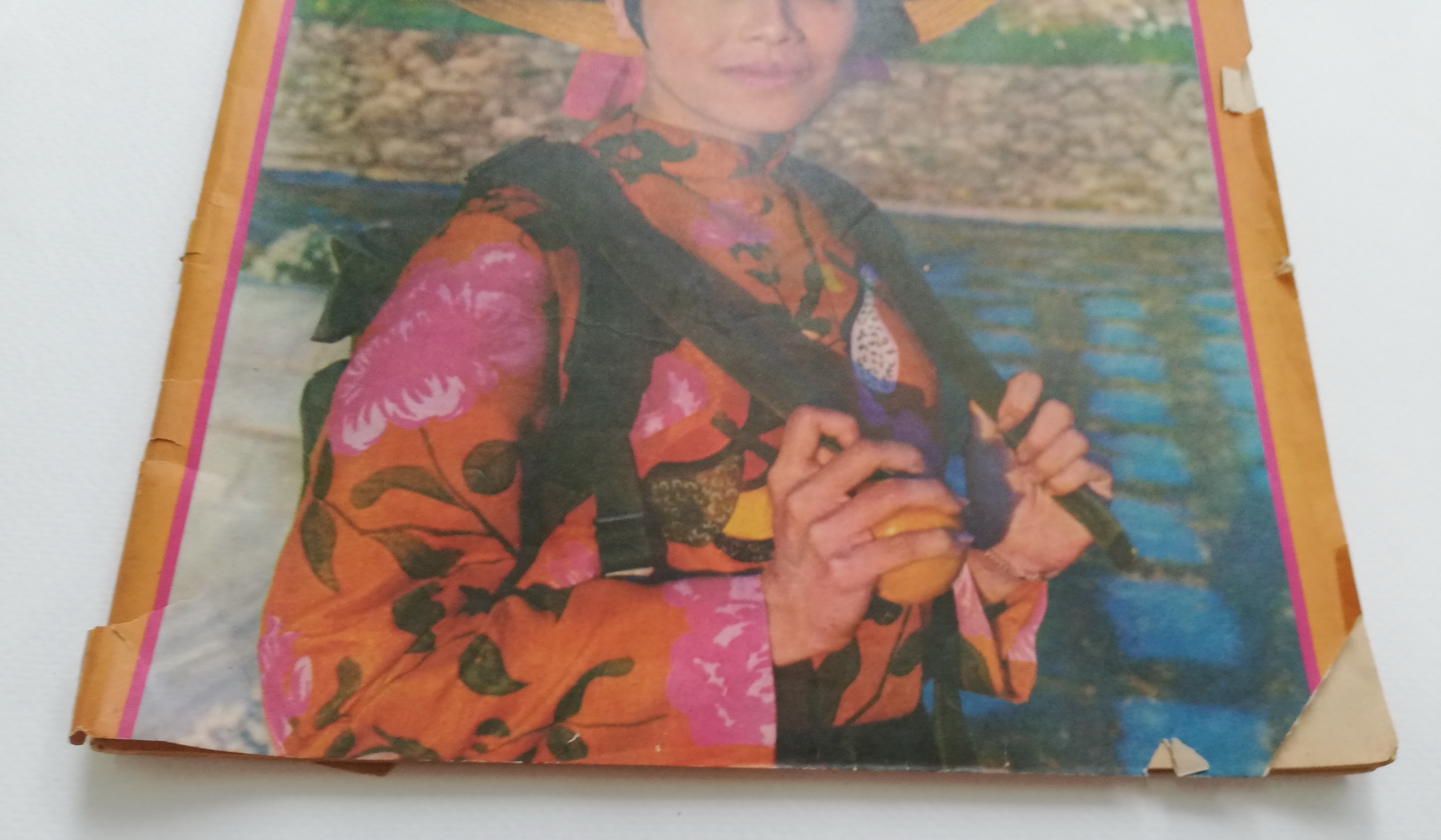 นิตยสารเก่ามีตำหนิตามภาพ, ชัยพฤกษ์ ปีที่ 18 ฉบับที่ 29 วันที่ 1 สิงหาคม 2514 ราคาปก 2 บาท 50 ปกรูปพระราชินี สิริกิติ์