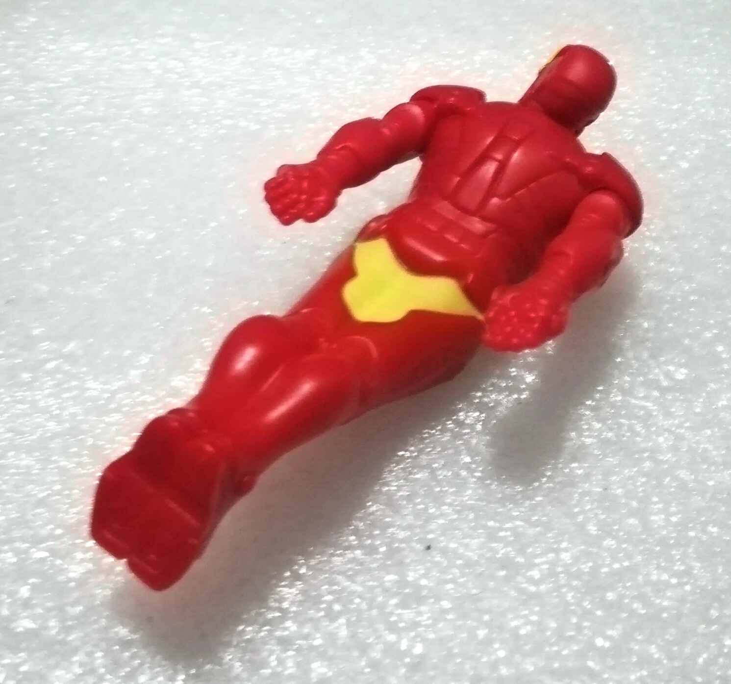 โมเดล ไออ้อนแมนท่าเหาะ pull back **มีตำหนิ โปรดตรวจสอบทุกภาพ, Pull back model "Iron Man"