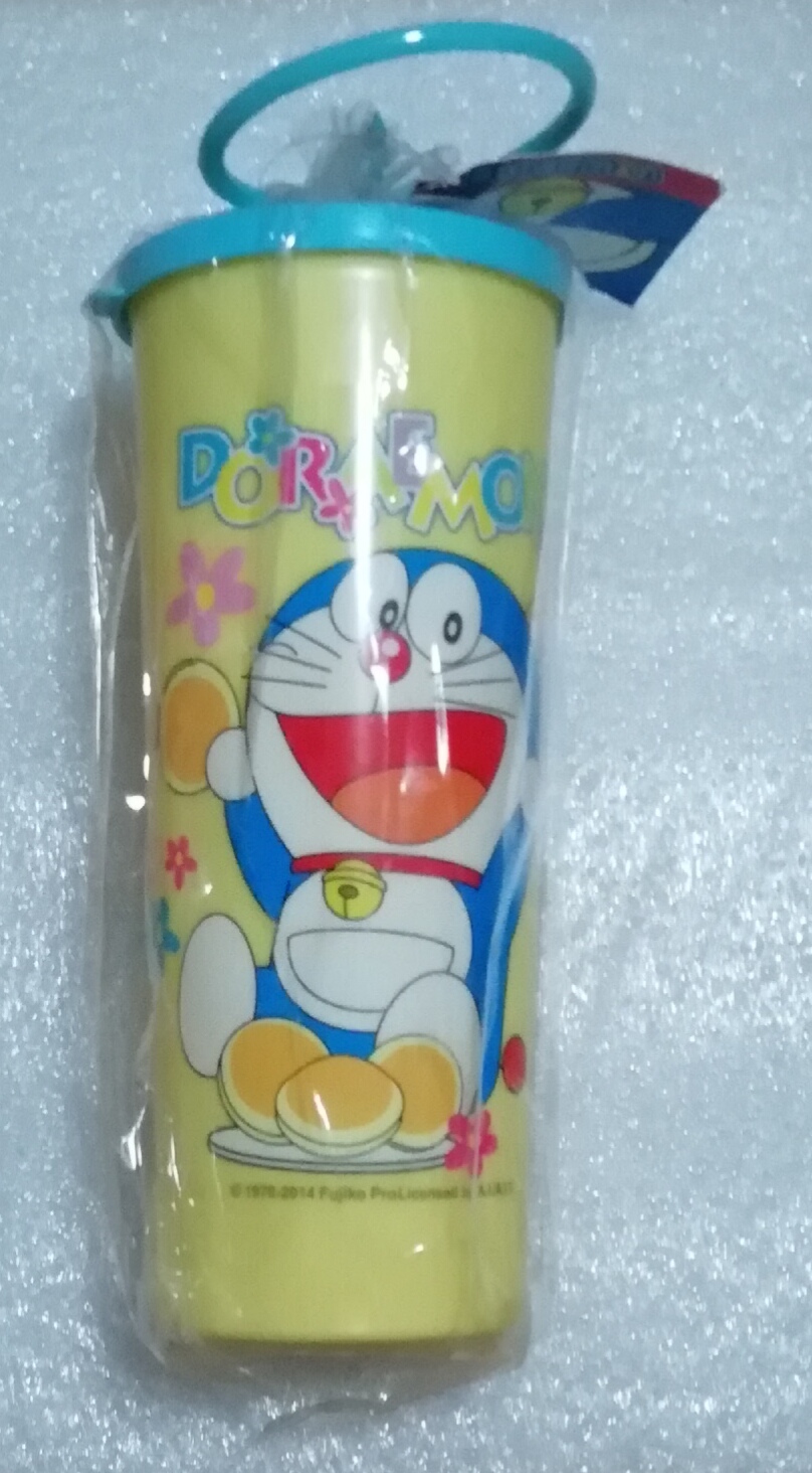 ของสะสม กระบอกใส่น้ำพลาสติกสีเหลือง พร้อมฝาสีฟ้า ลาย โดราเอม่อน, Doraemon