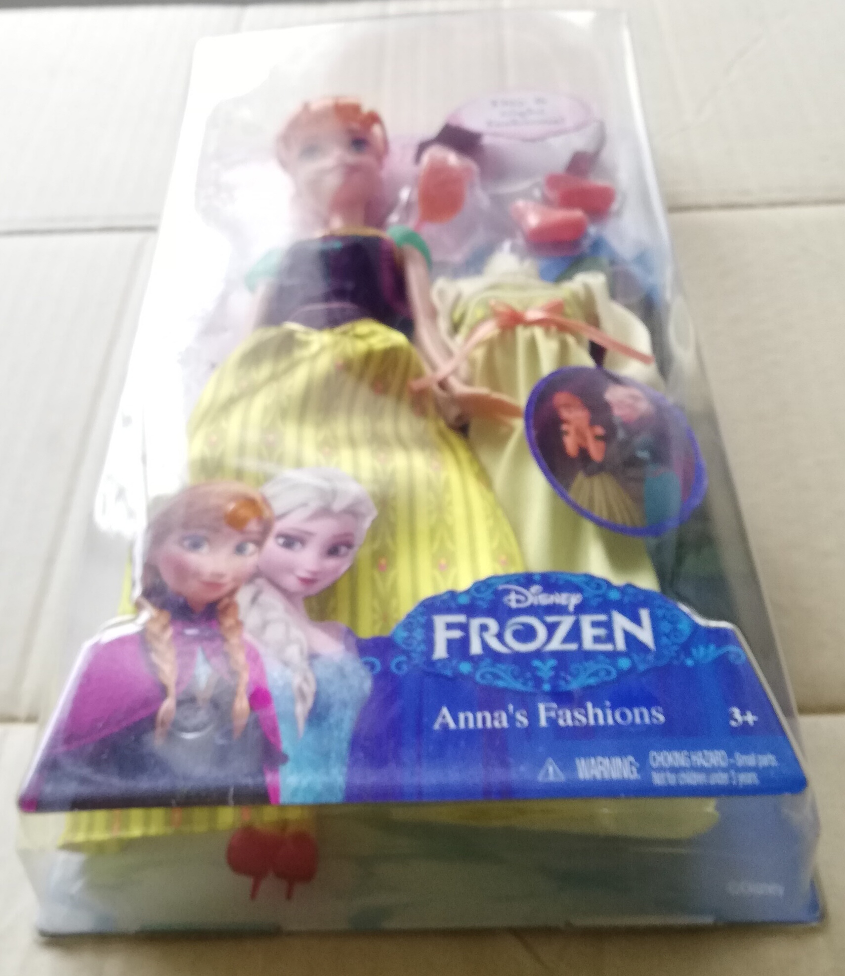 ของสะสมในแพ็ค Disney Princess, Princess Anna เจ้าหญิงดิสนีย์ เซ็ทเจ้าหญิงแอนนา พร้อมชุดกลางวัน กลางคืน จากการ์ตูนเรื่องโฟรเซ่นFrozenภาคแรก, ลิขสิทธิ์แมทเทลMattel