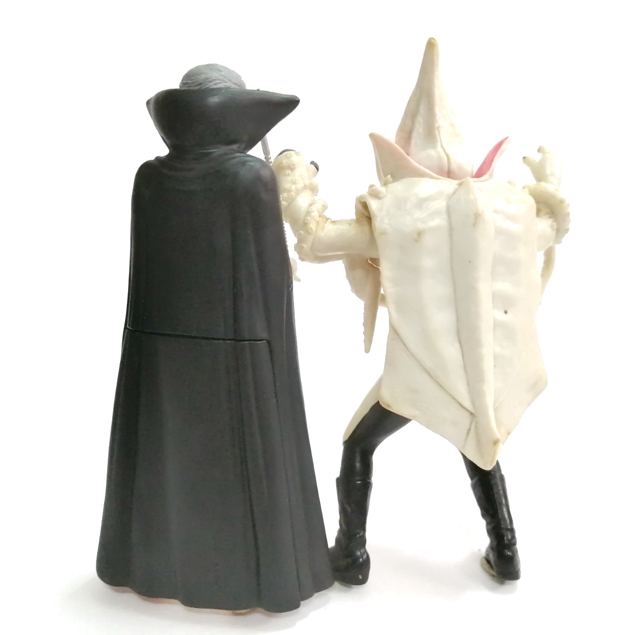 ของสะสม ดร.ชินิงามิ แห่ง องค์การช้อคเกอร์ และ อิกะเดวิล ร่างแปลงของ ดร.ชินิงามิ เป็นแคนดี้ทอยย์ ยางตัน อิกะเดวิล ไม่มีหัวเข็มขัด ขายเหมาตามสภาพ 2ตัวไม่แยก