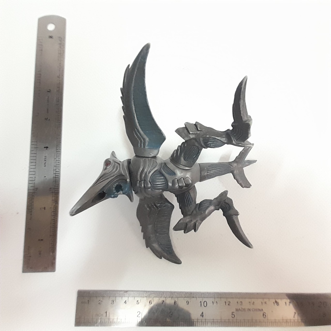 มีหลายภาพ ,จิกูร่า Zigra แอคชั่นฟิกเกอร์ ขนาด 5-5.5นิ้ว มีข้อต่อขยับได้หลายส่วน ซิกร้า สัตว์ประหลาด จาก กาเมร่า งานของ เทรนส์มาสเตอร์ ค่อนข้างหายาก มือสองสภาพดี มีรอยบ้าง