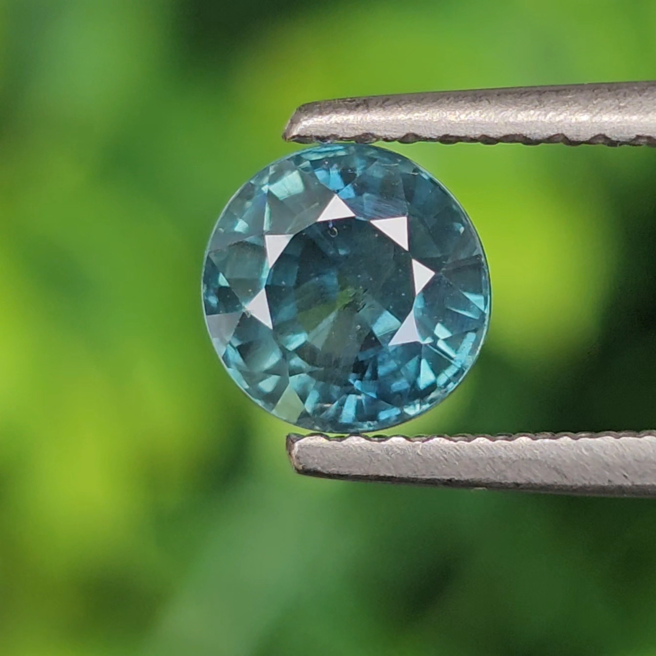 พลอย แซปไฟร์สีน้ำเงินอมเขียว Teal Sapphire 1.34 กะรัต (Cts.) พลอยแท้ อัญมณีมงคลประจําวันเกิด เครื่องประดับพลอย