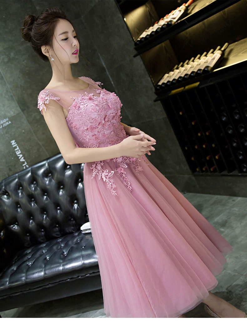 Pre-order ชุดราตรียาว แขนกุด ผ้าตาข่าย แต่งลูกไม้ สีชมพู สวย หวาน เชือกผูกหลัง