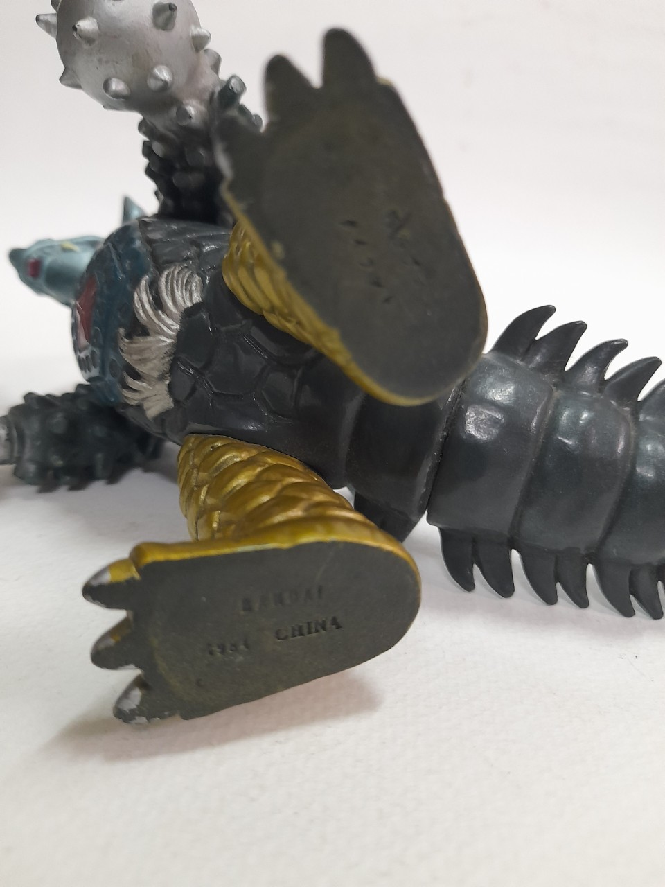 ซอฟ 6..5นิ้ว สัตว์ประหลาดไทแร้นต์ จากอุลตร้าแมนทาโร่ มือสอง สภาพดี มีรอยบ้าง มีปั๊มใต้เท้า