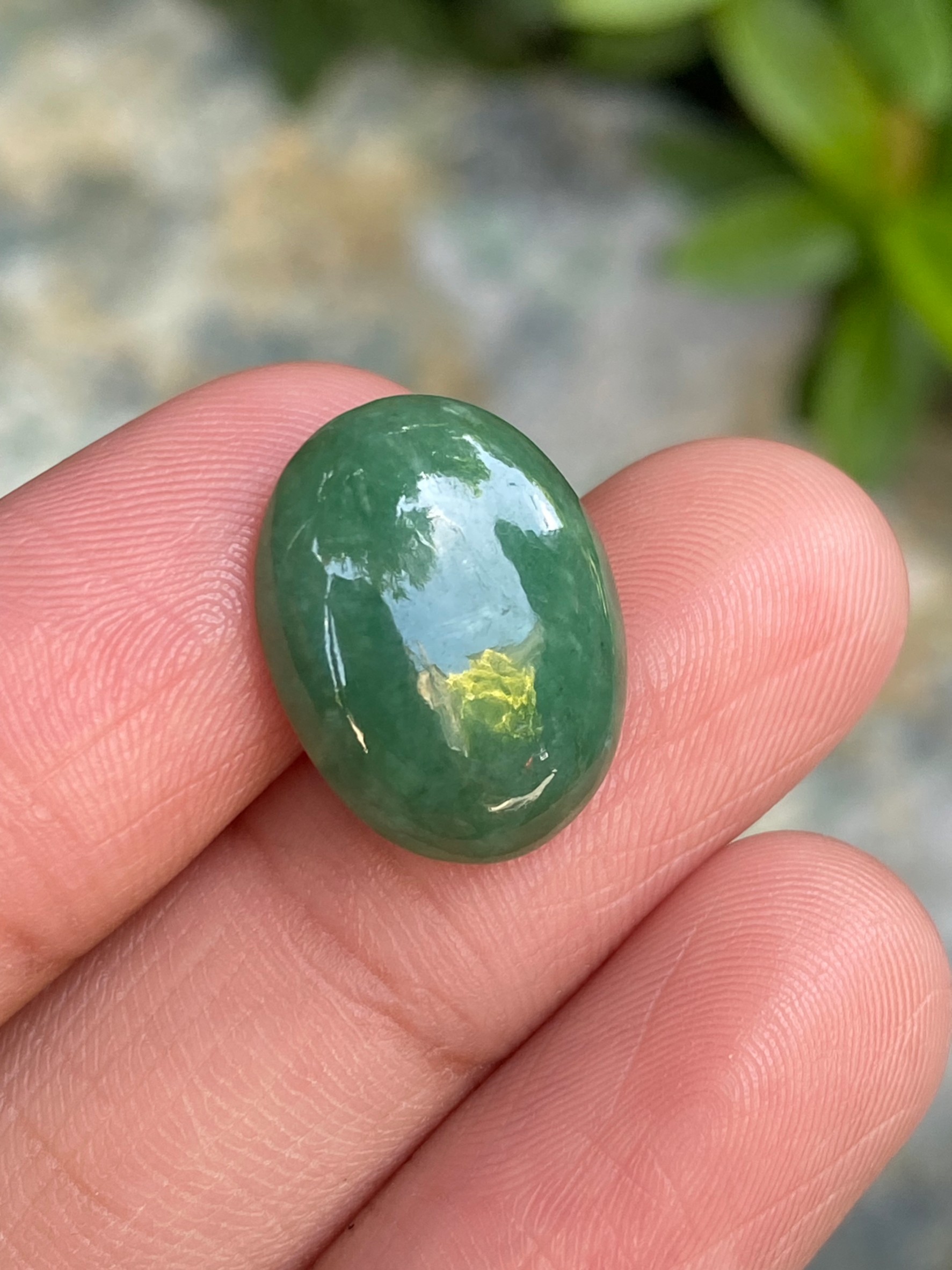 หยกพม่าเจียรนัย (Burmese jade ) 10.93 กะรัต หยกแท้ อัญมณีมงคลประจําวันเกิด เครื่องประดับหยก