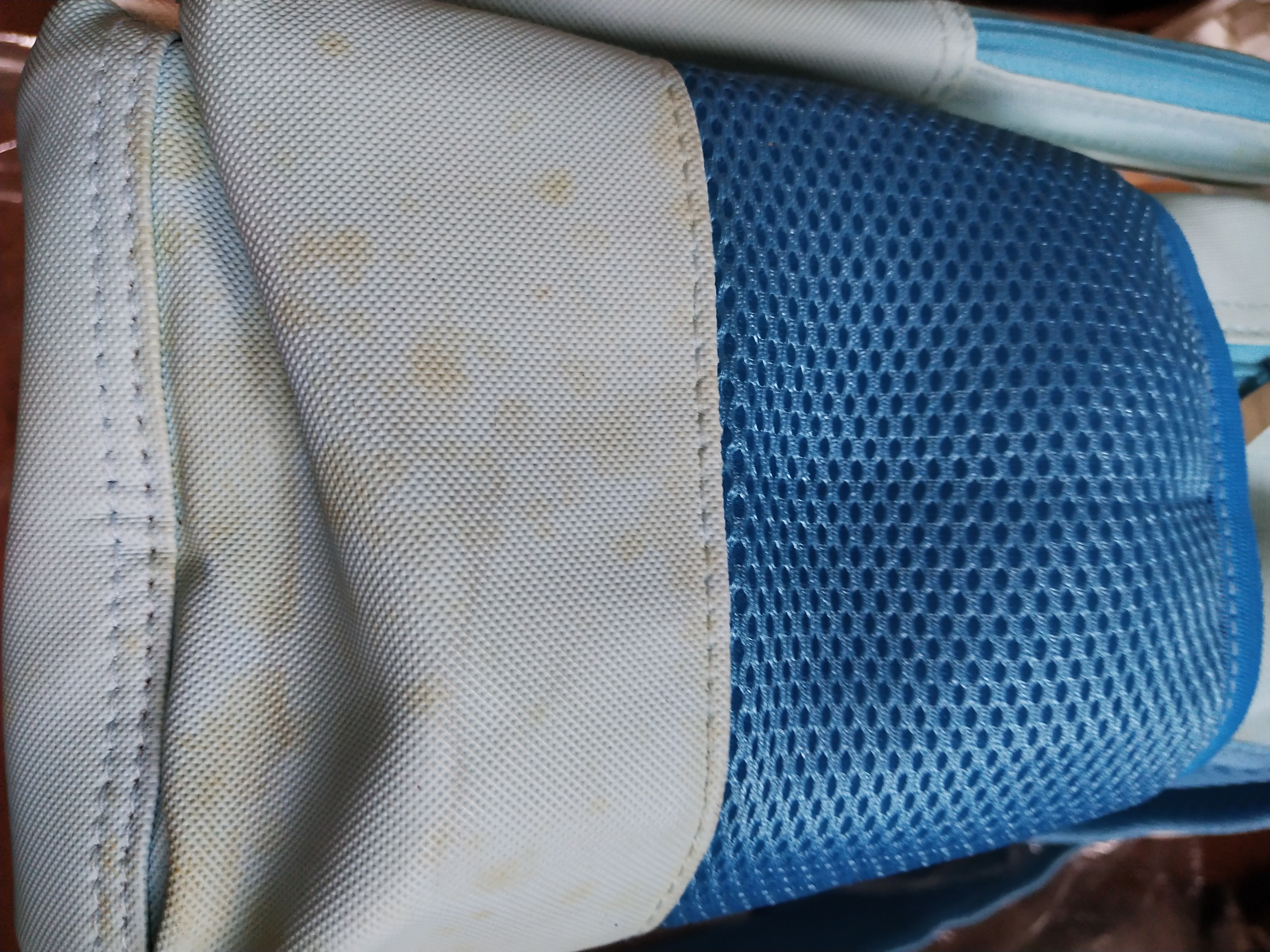 กระเป๋าเป้ pvc สีฟ้า พิมพ์ลาย ดิสนีย์ซูมๆ Tsum Tsum**ของใหม่ มีคราบบริเวณpvc สีฟ้า ตามภาพของแท้ มีป้าย ขนาด กว้าง 30สูง 40 ลึก 12 ซม.