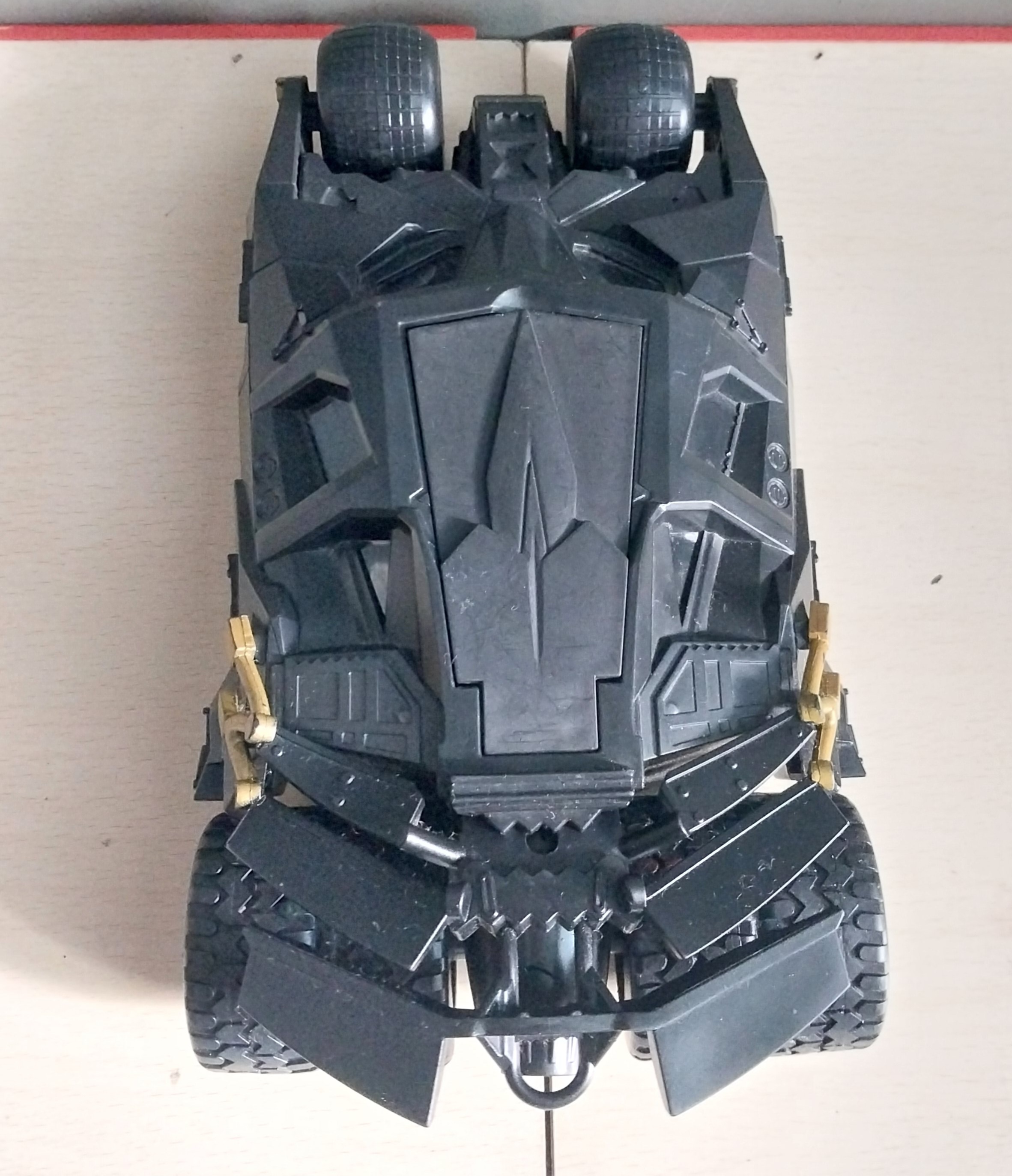 มีหลายภาพ #รถแบทแมน #Batmobile Tumbler จากภาพยนตร์เรื่อง The Dark Knight Rises ซึ่งผลิตโดย Mattel ในปี 2008