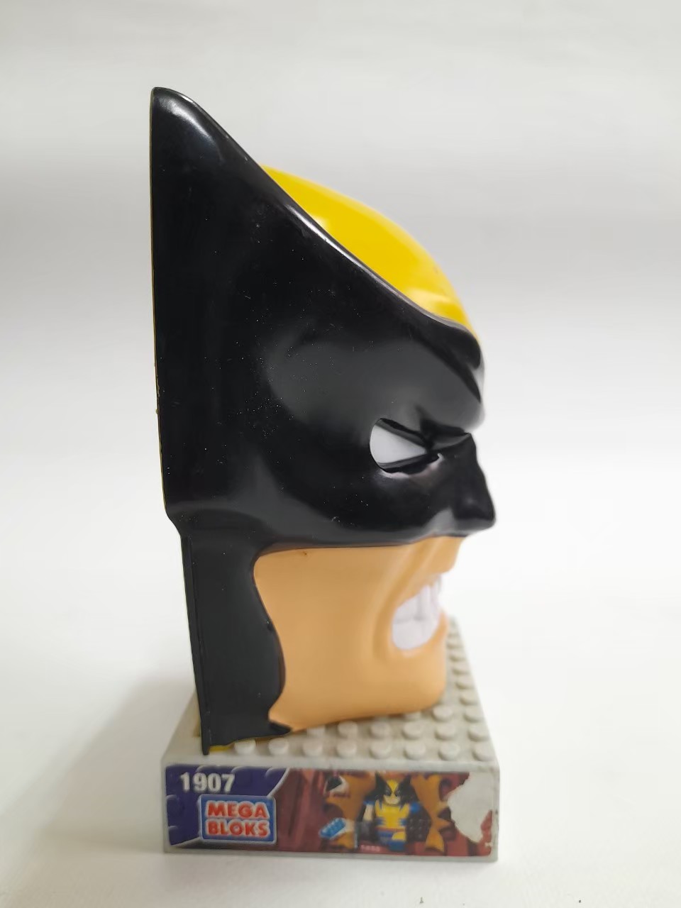 มีหลายภาพ,อกีตที่ใส่ขนม วูฟเวอรีน,หน้า วูลฟ์เวอรีน ฉบับคอมมิค มีฐานวางโชว์ เป็นพลาสติกลงสีสำเร็จ ขนาดตามรูป