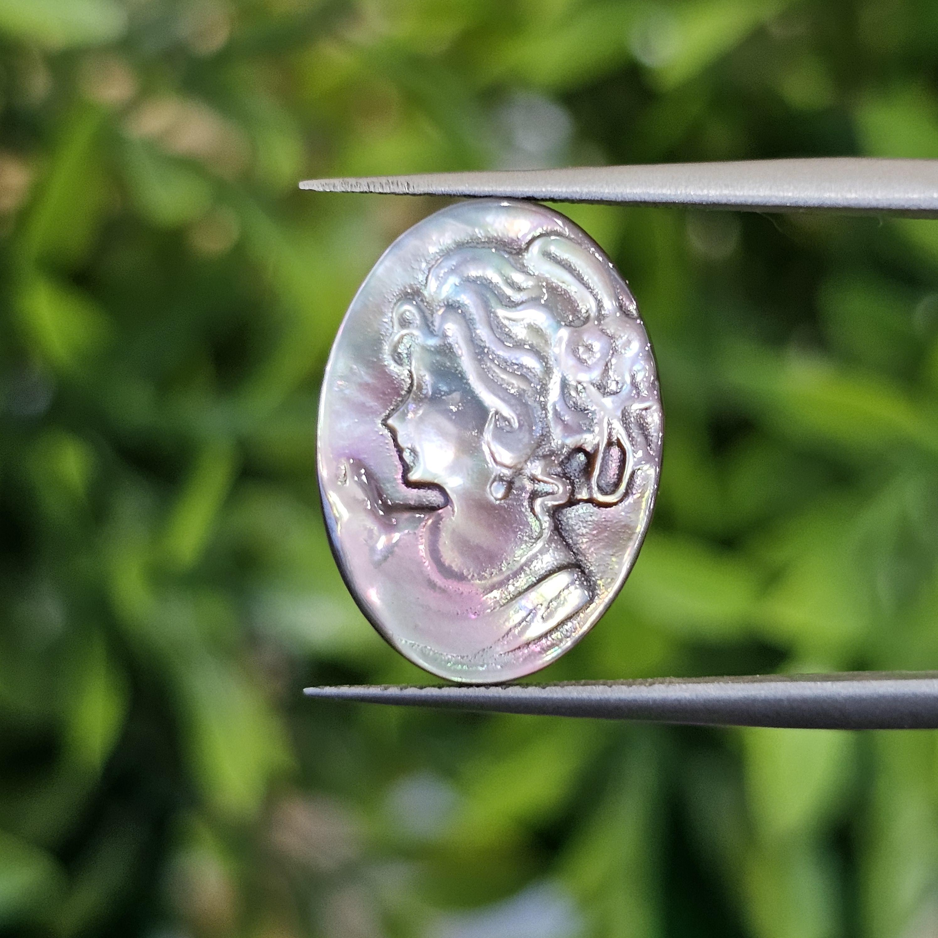 เปลือกหอยมุก แกะสลัก Pearl Shell Carved 3.19 กะรัต (Cts.)