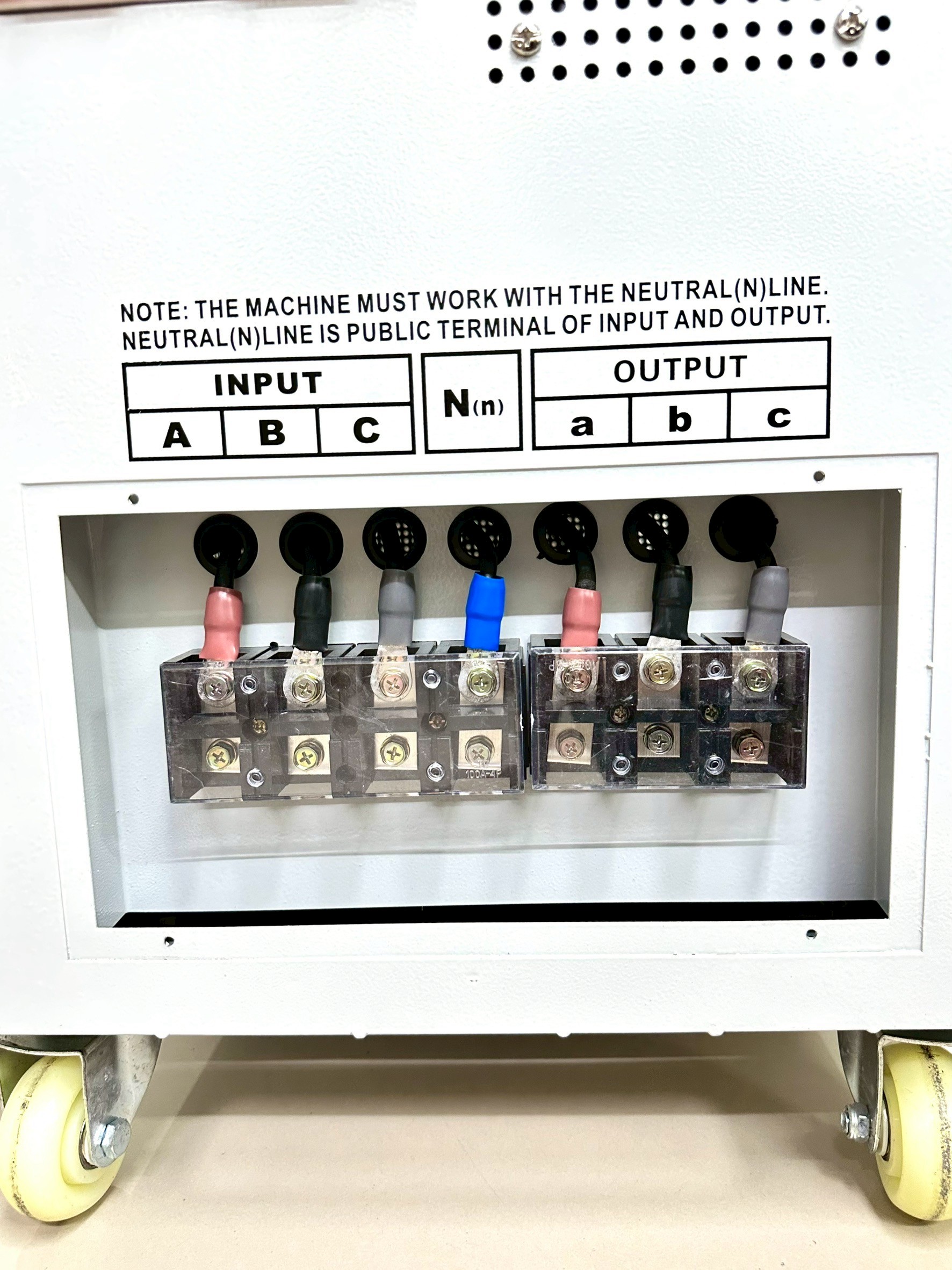 เครื่องปรับแรงดันไฟฟ้าอัตโนมัติ : SVC50K 3P