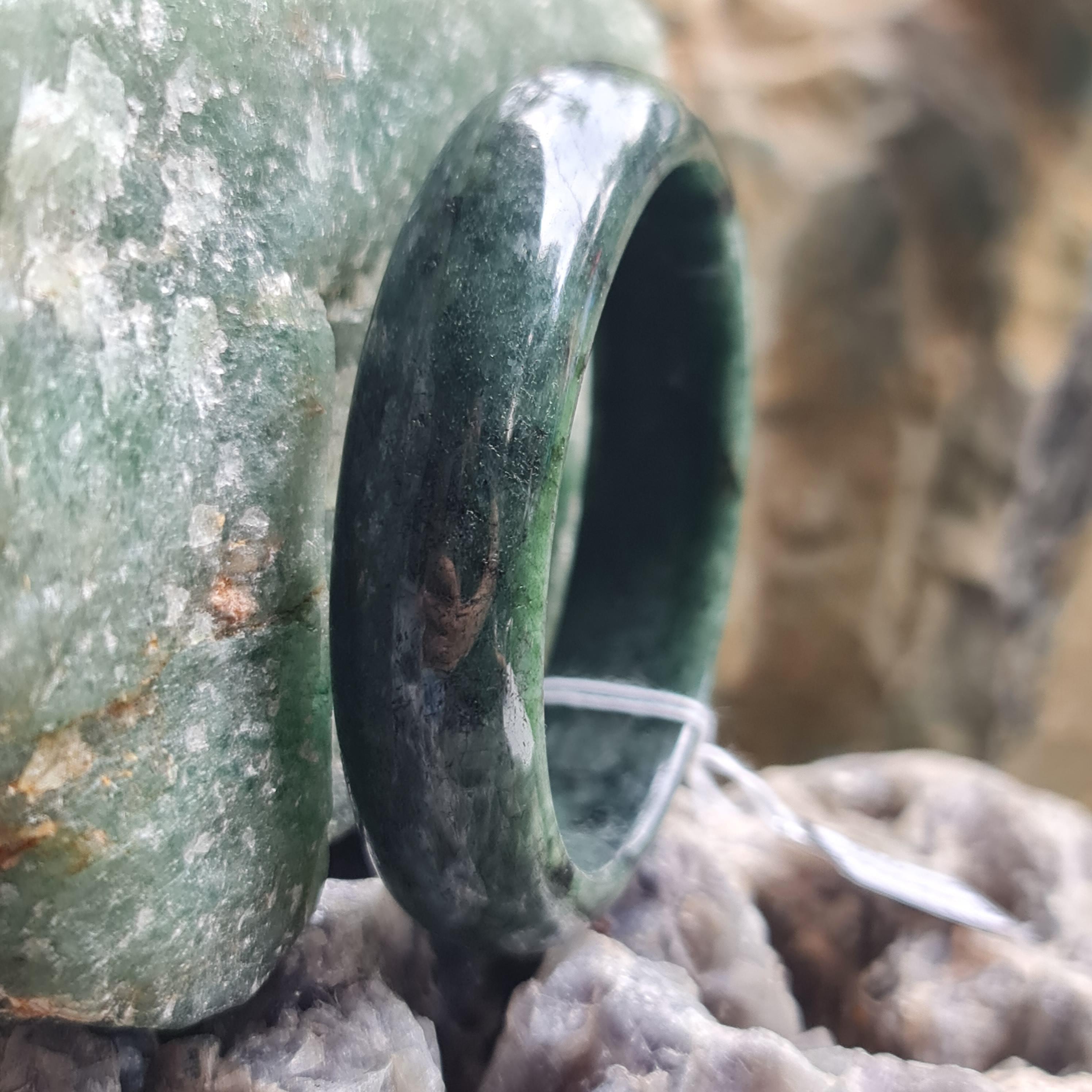 JB6804116 หยก พม่า แท้ Jade กำไลหยก 57.0มม. (Jadeite bracelet) พม่า (Myanmar)