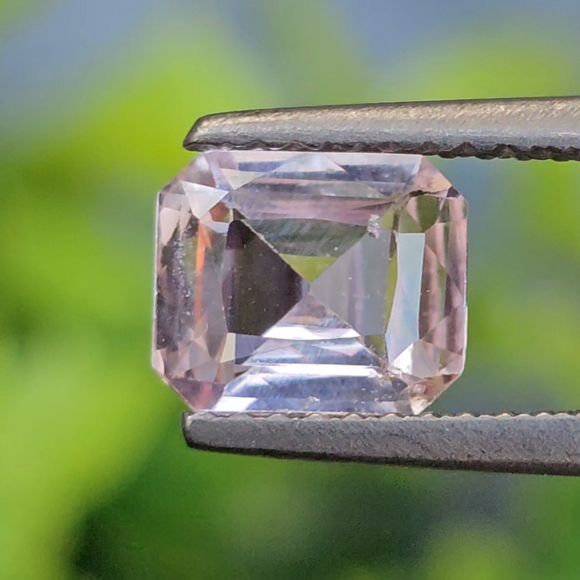 พลอย พัดพารัดชา Padparadscha Sapphire 1.23 กะรัต (Cts.) ดิบ (Unheated) พลอยแท้ อัญมณีมงคลประจําวันเกิด เครื่องประดับพลอย