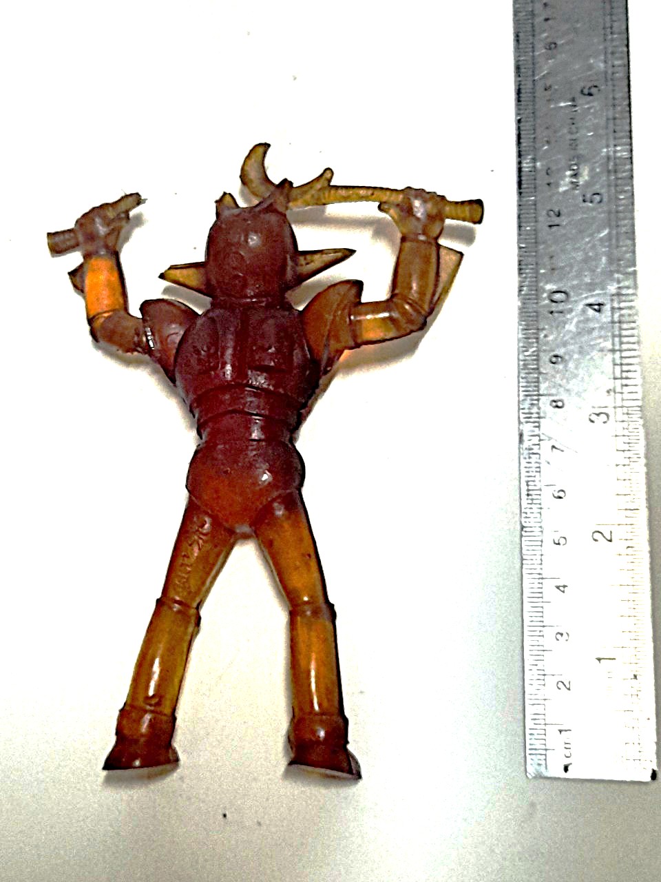 มีหลายภาพ ตุ่นยาง ไดอะโพลอน รุ่นเก่าแท้ ขาดเคียวข้างนึง มีรอยถลอกด้านหลัง นอกนั้นสภาพดี ถ้ารับสภาพได้