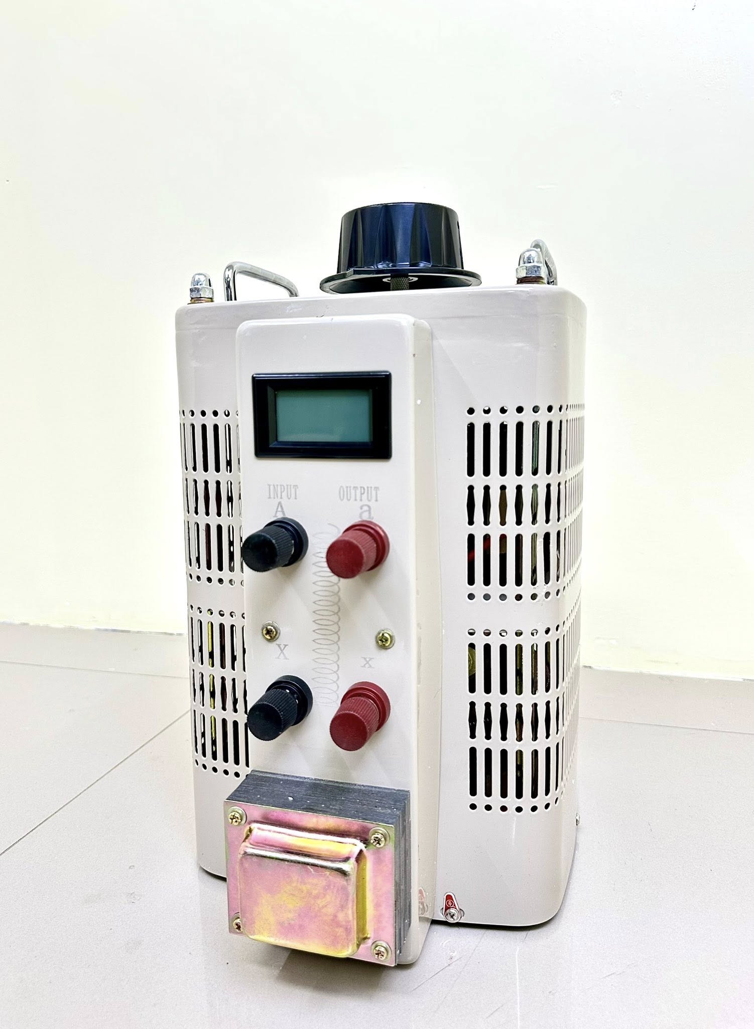 วาริแอค หม้อแปลงปรับแรงดันไฟฟ้าชนิดแกนหมุน 10Kva 1 เฟส