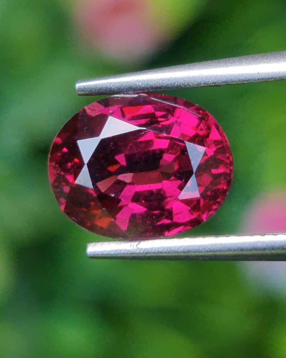 พลอย โรโดไลต์ กาเน็ท Rhodolite Garnet 2.71 กะรัต Cts.พลอยแท้ อัญมณีมงคลประจําวันเกิด เครื่องประดับพลอย