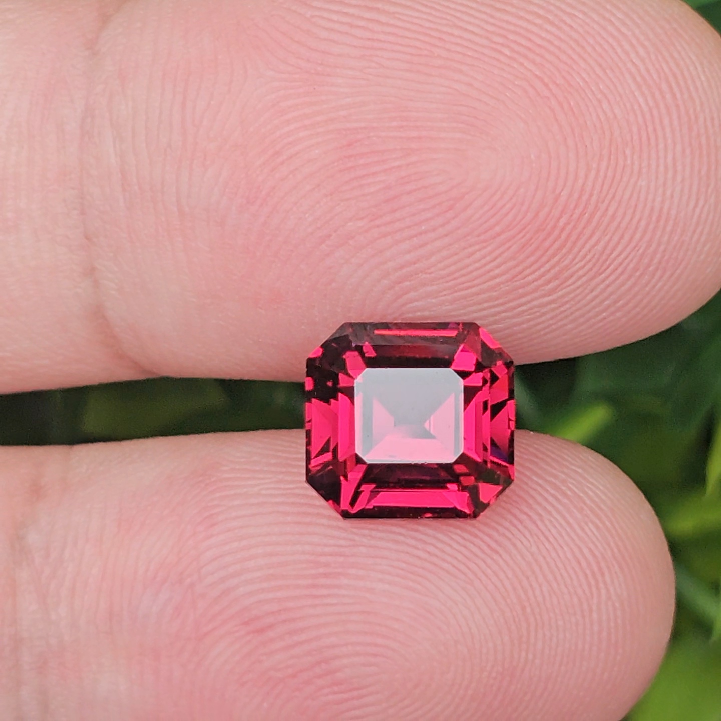 พลอย อุมบาไลต์ การ์เน็ต Umbalite Garnet 4.52 กะรัต (Cts.) ดิบ Unheated พร้อมใบเซอร์ AIG พลอยแท้ อัญมณีมงคลประจําวันเกิด เครื่องประดับพลอย