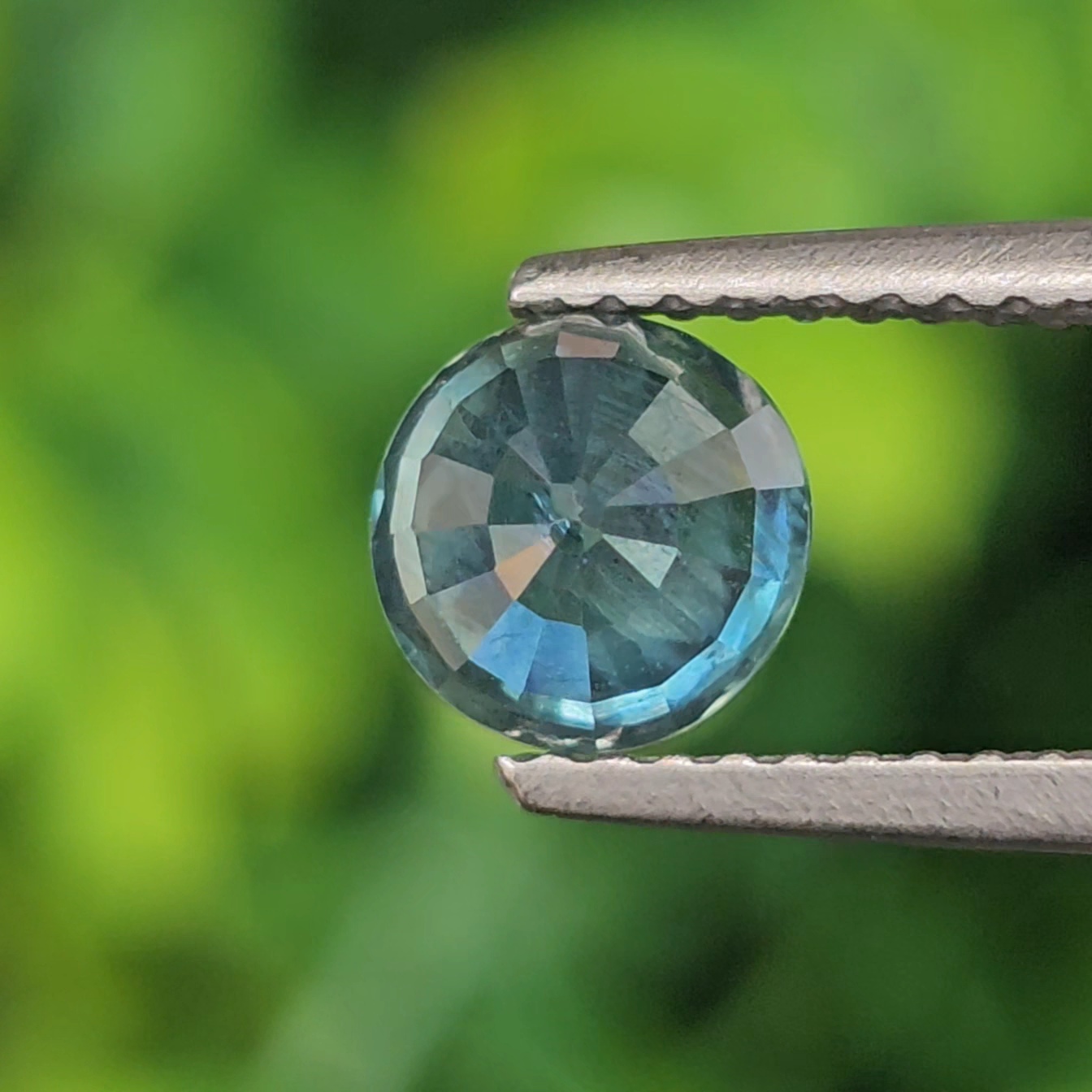 พลอย แซปไฟร์สีน้ำเงินอมเขียว Teal Sapphire 1.34 กะรัต (Cts.) พลอยแท้ อัญมณีมงคลประจําวันเกิด เครื่องประดับพลอย