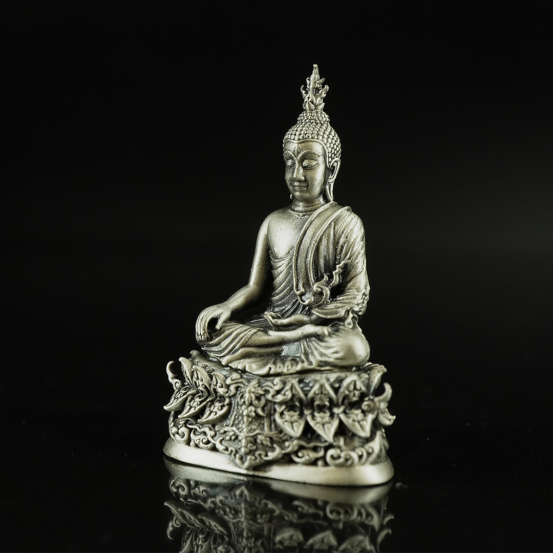 พระกริ่งพุทธมีสุขยกฐานะ เนื้อเงินซาติน