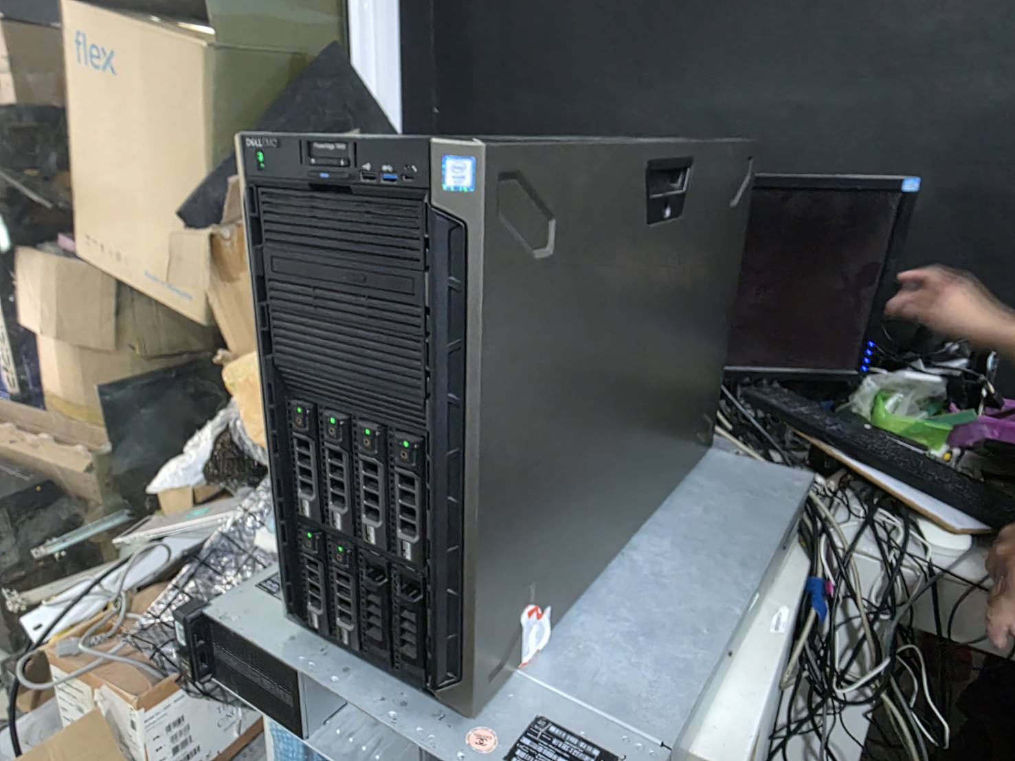 Server Dell T640 Xeon Gold 6138 x1 Ram 32GB SAS 6 TB x8 power x2