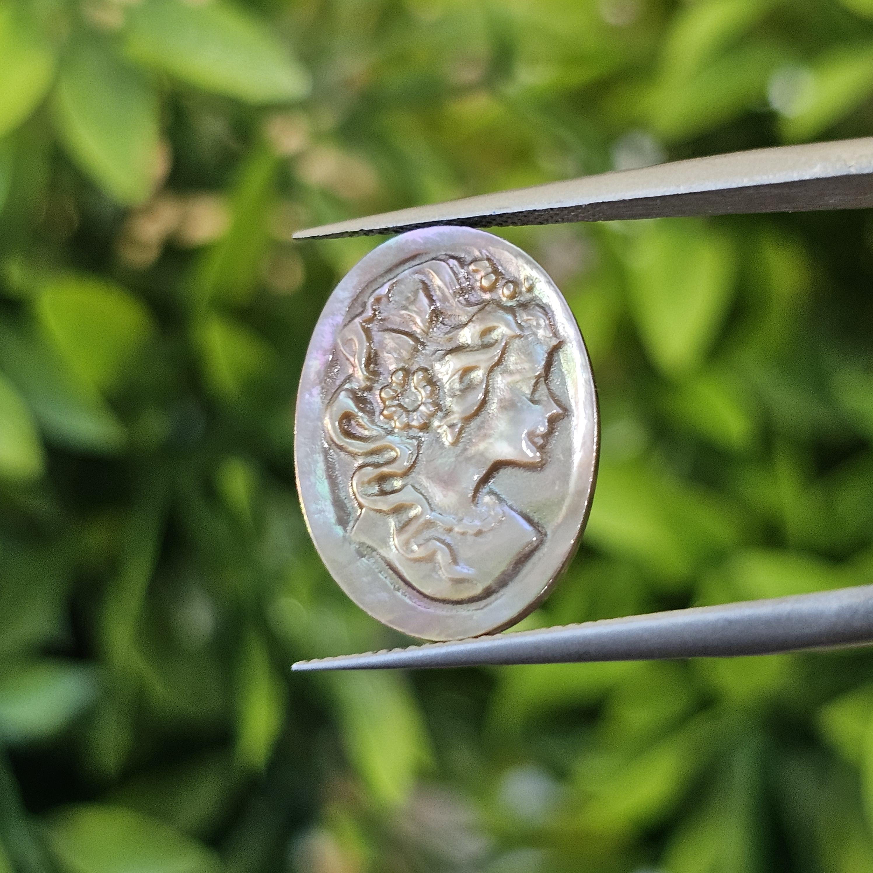 เปลือกหอยมุก แกะสลัก Pearl Shell Carved 3.61 กะรัต (Cts.)