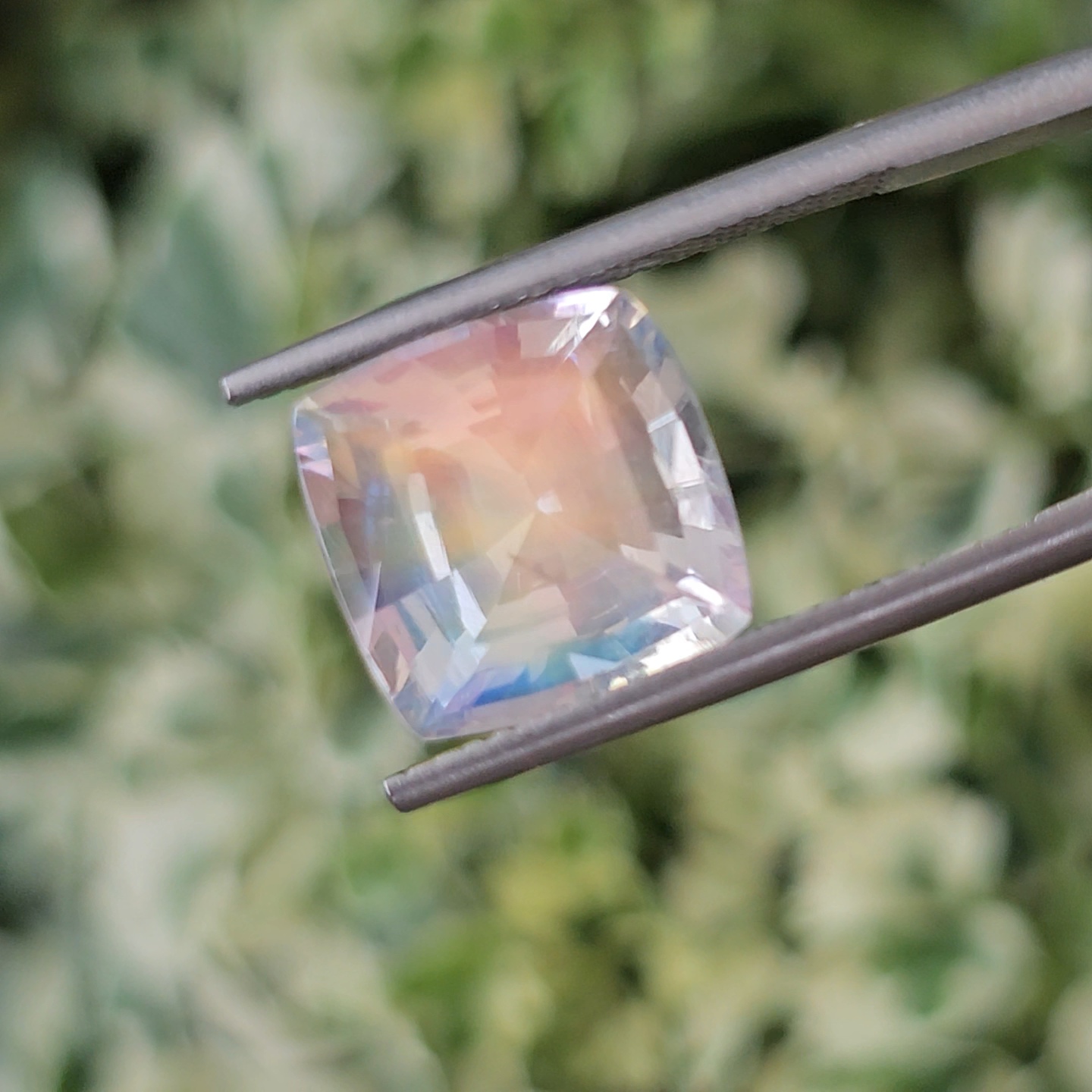 พลอย มูนสโตน เรนโบว์ Rainbow Moonstone 5.64 กะรัต (cts.) พลอยแท้ อัญมณีมงคลประจําวันเกิด เครื่องประดับพลอย