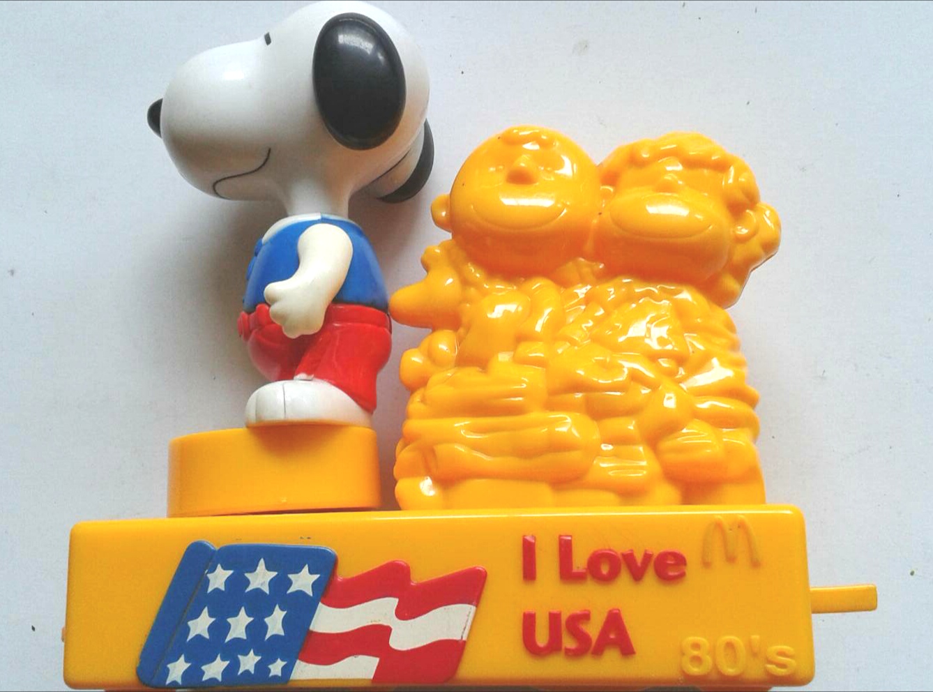ของสะสมจากแมคโดนัลด์ " สนู๊ปปี้ Snoopy" ชุด 50 ปีแมคโดนัลด์